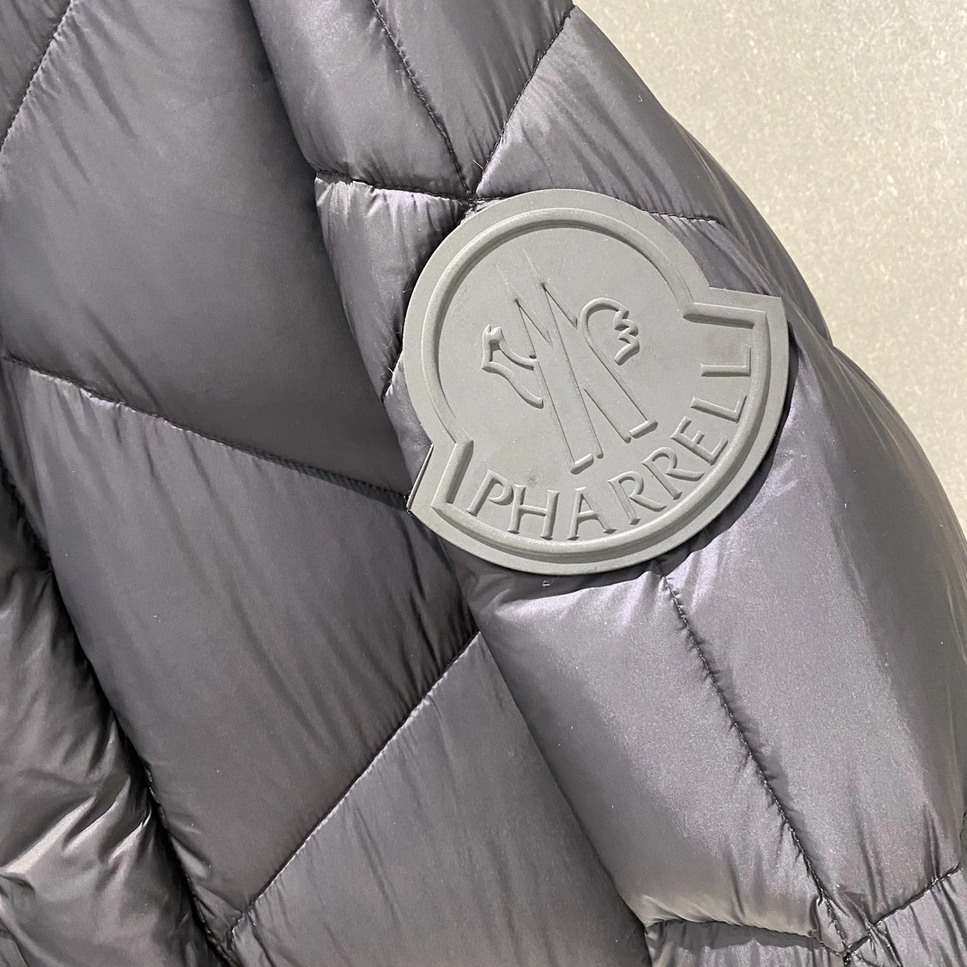 Moncler Down Jackets Youthful 146205