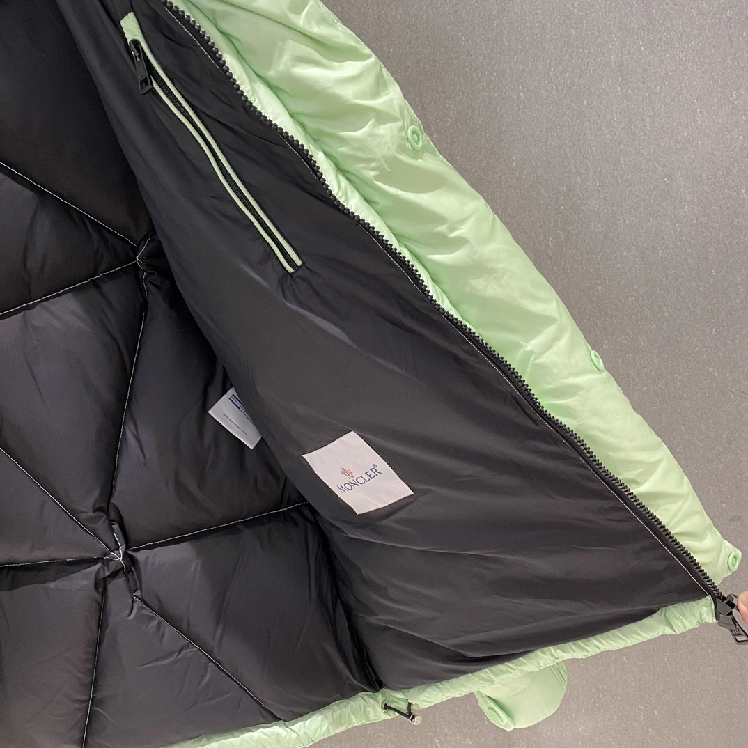 Moncler Down Jackets EasyCare 146212