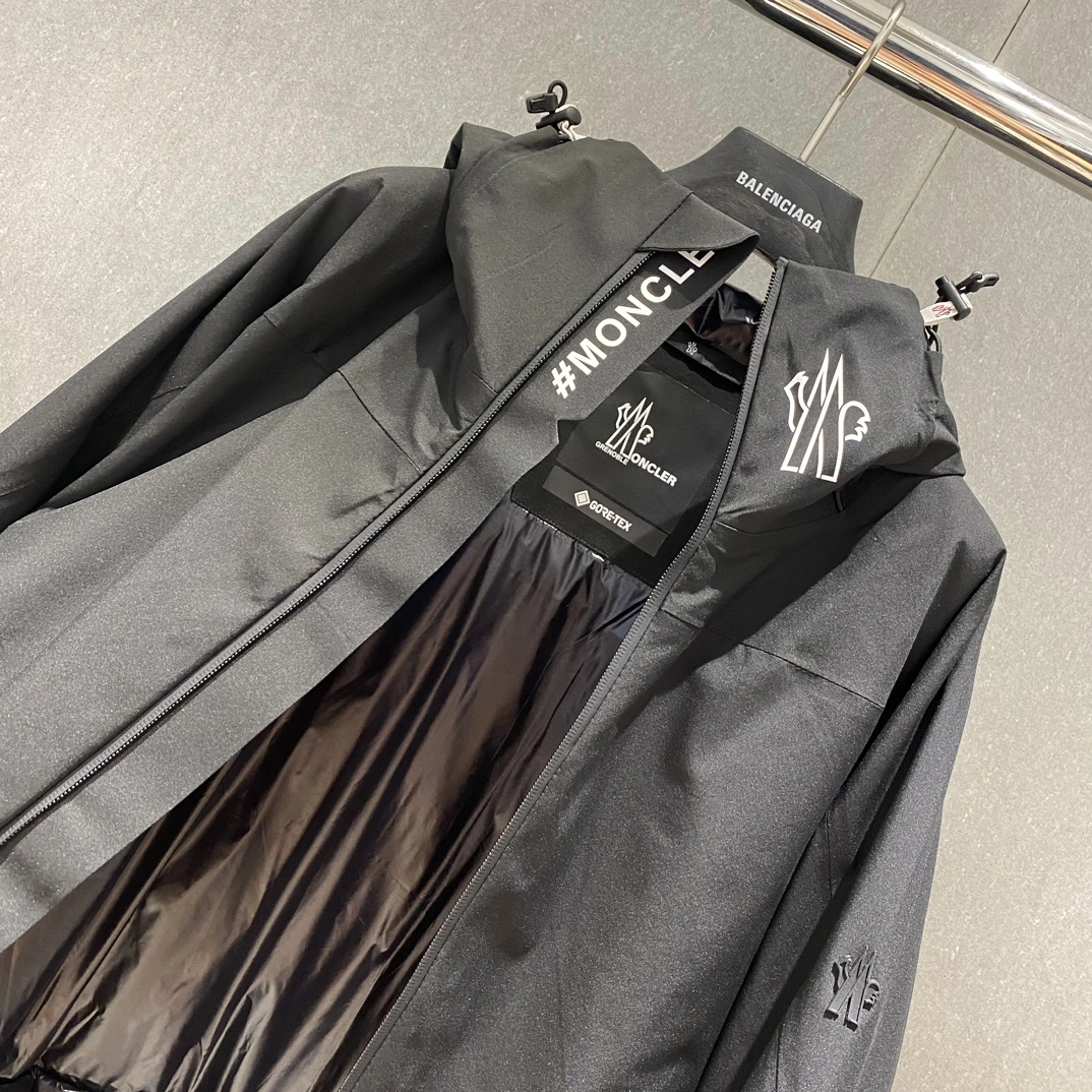 Sporty Moncler Down Jackets 146211