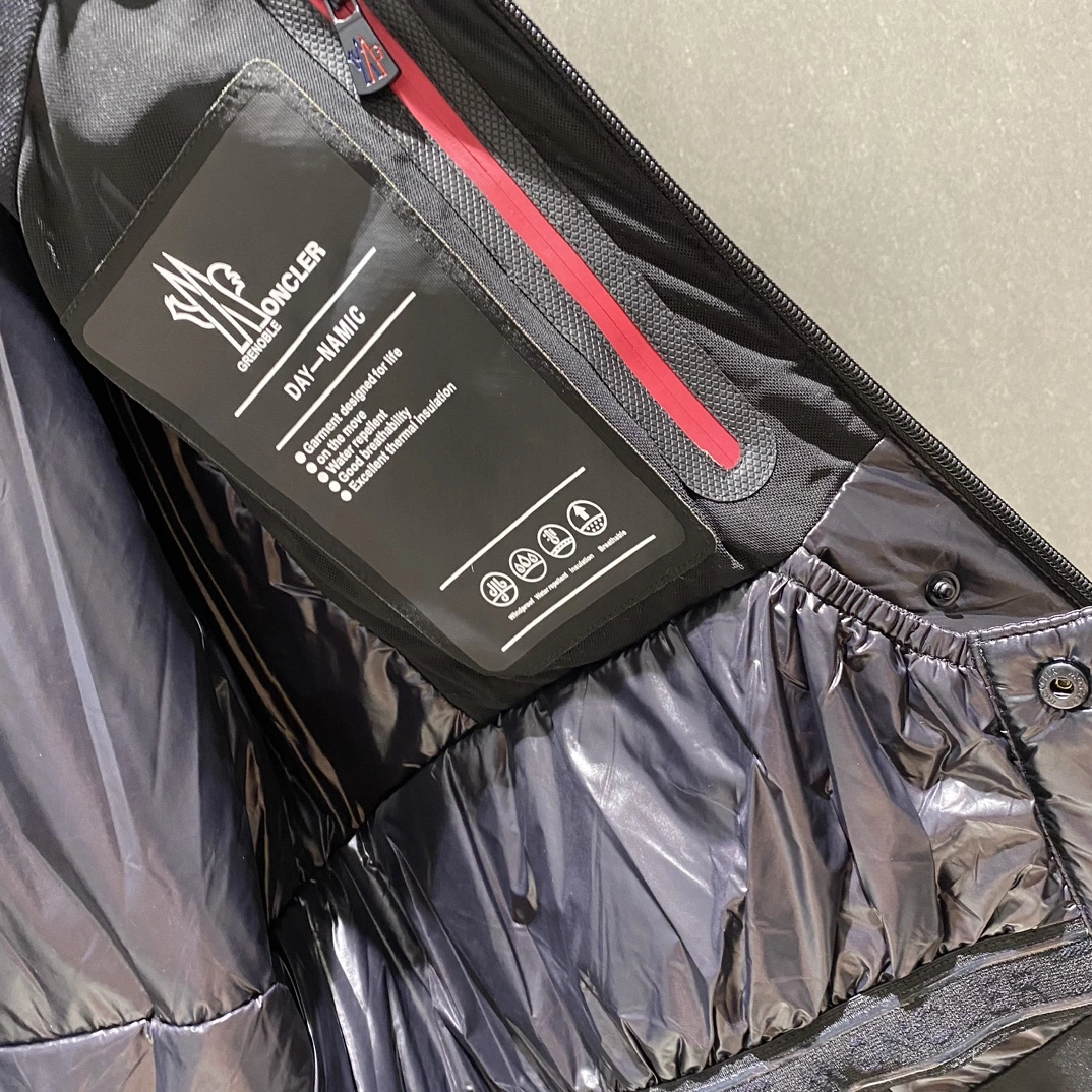 Sporty Moncler Down Jackets 146211