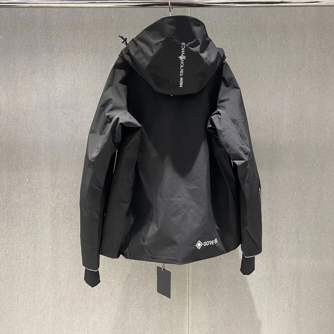 Sporty Moncler Down Jackets 146211