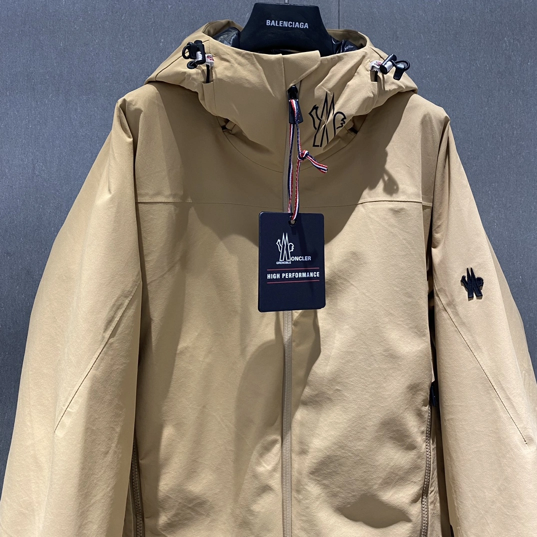 Moncler Down Jackets AllSeason 146208