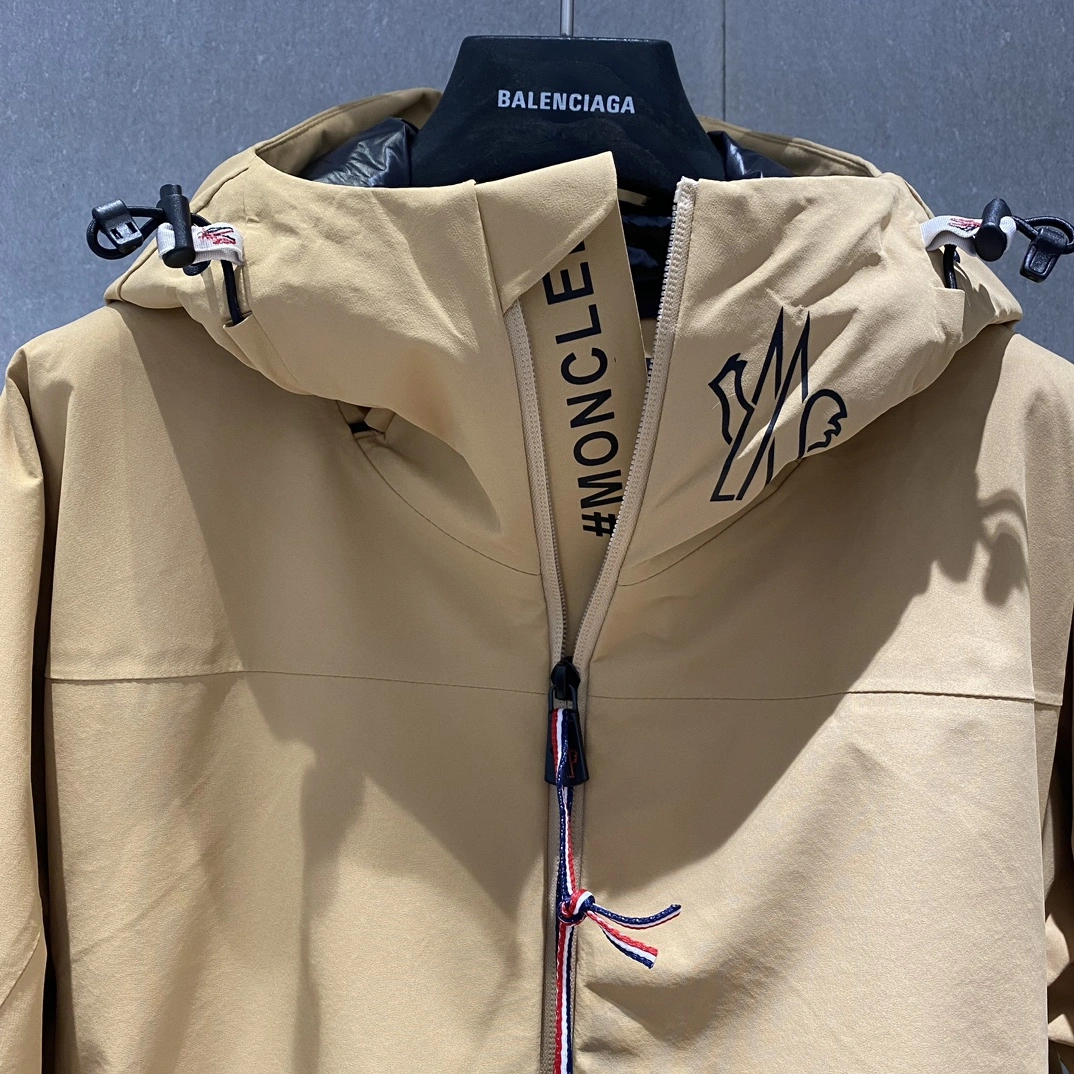 Moncler Down Jackets AllSeason 146208