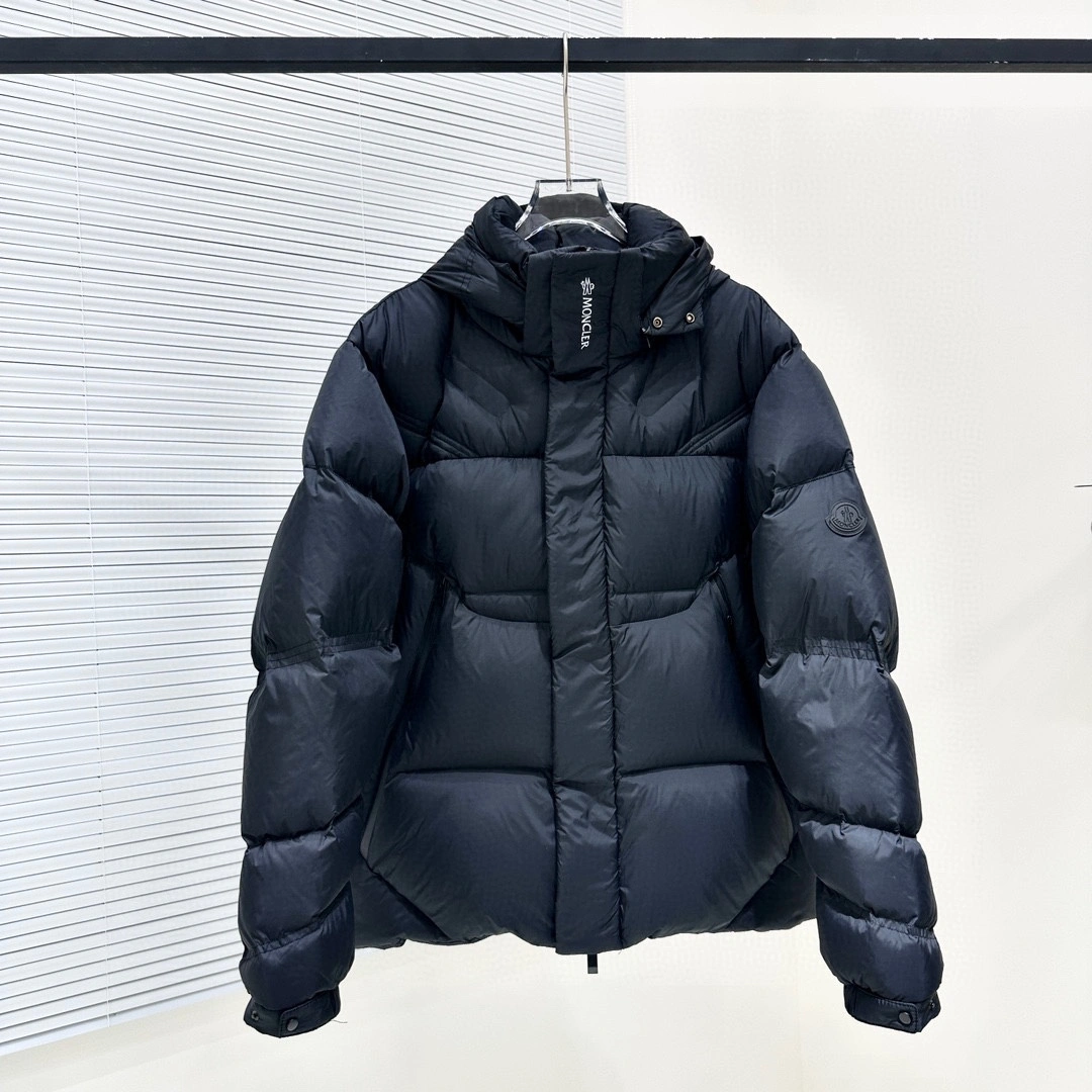 Comfortable Moncler Down Jackets 146195