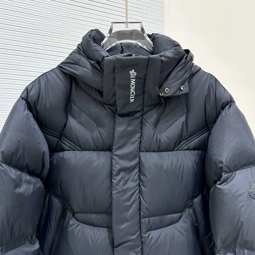 Comfortable Moncler Down Jackets 146195
