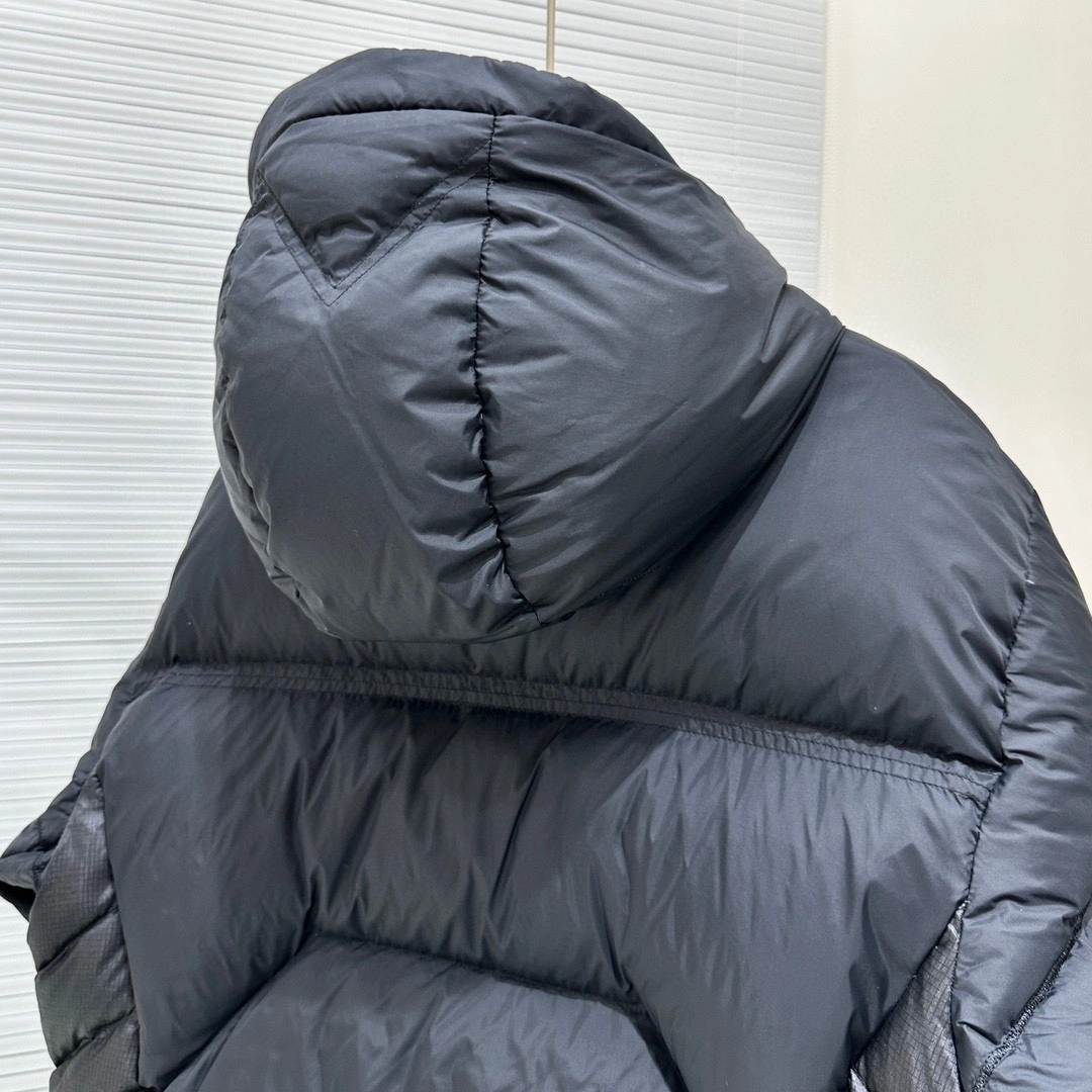 Comfortable Moncler Down Jackets 146195