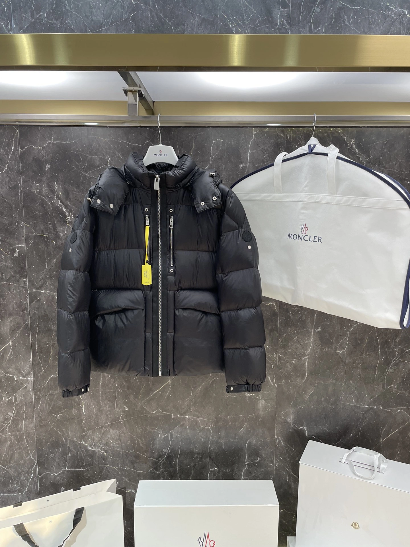 Timeless Moncler Down Jackets 146197