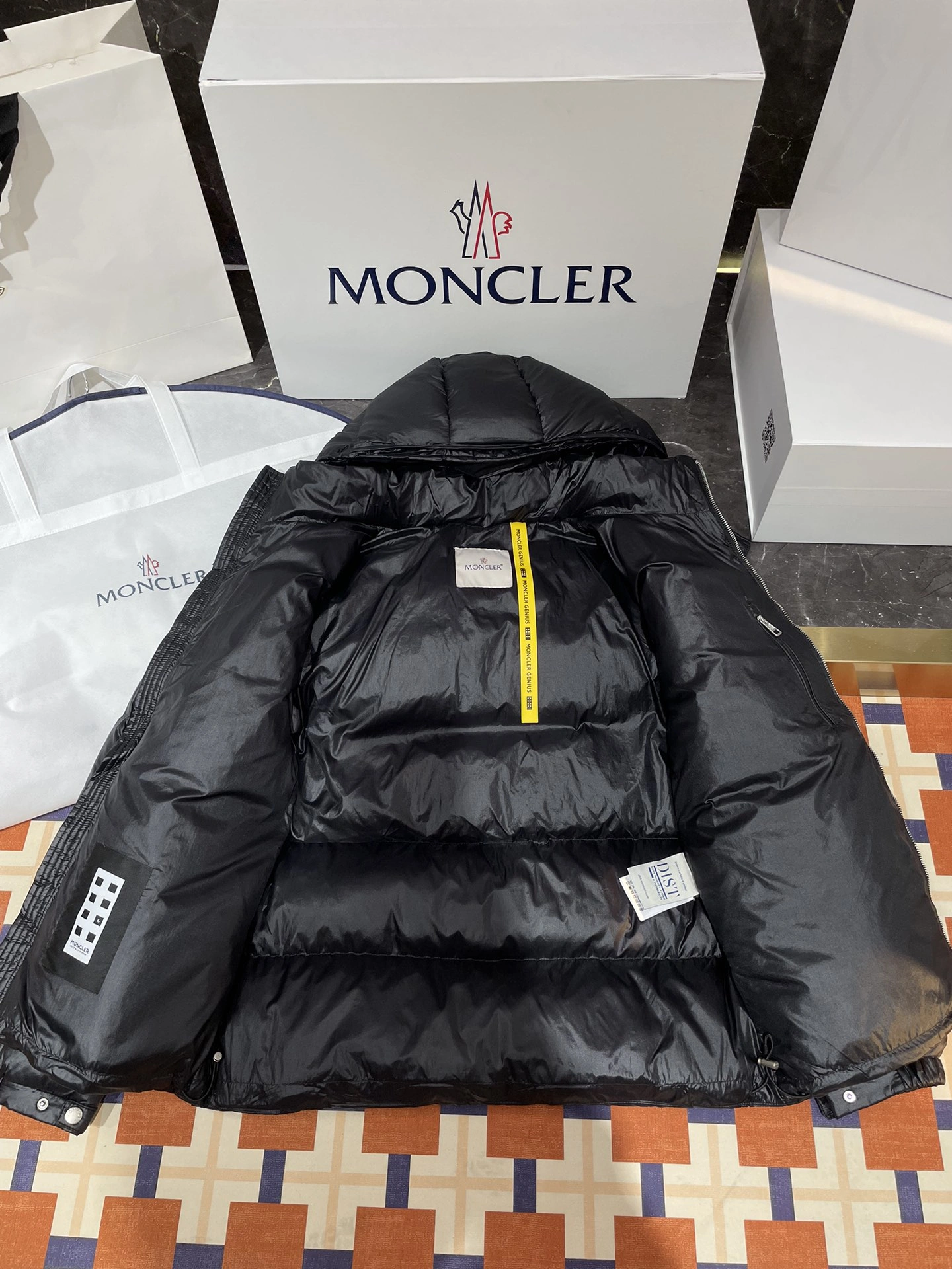 Timeless Moncler Down Jackets 146197