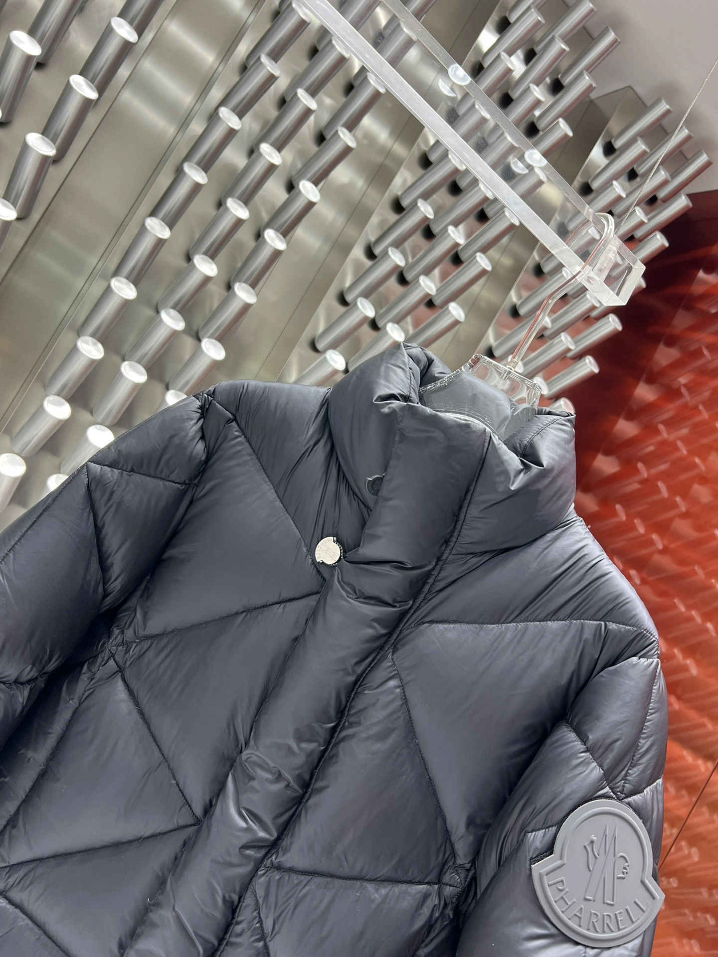 Moncler Down Jackets Unique 146190