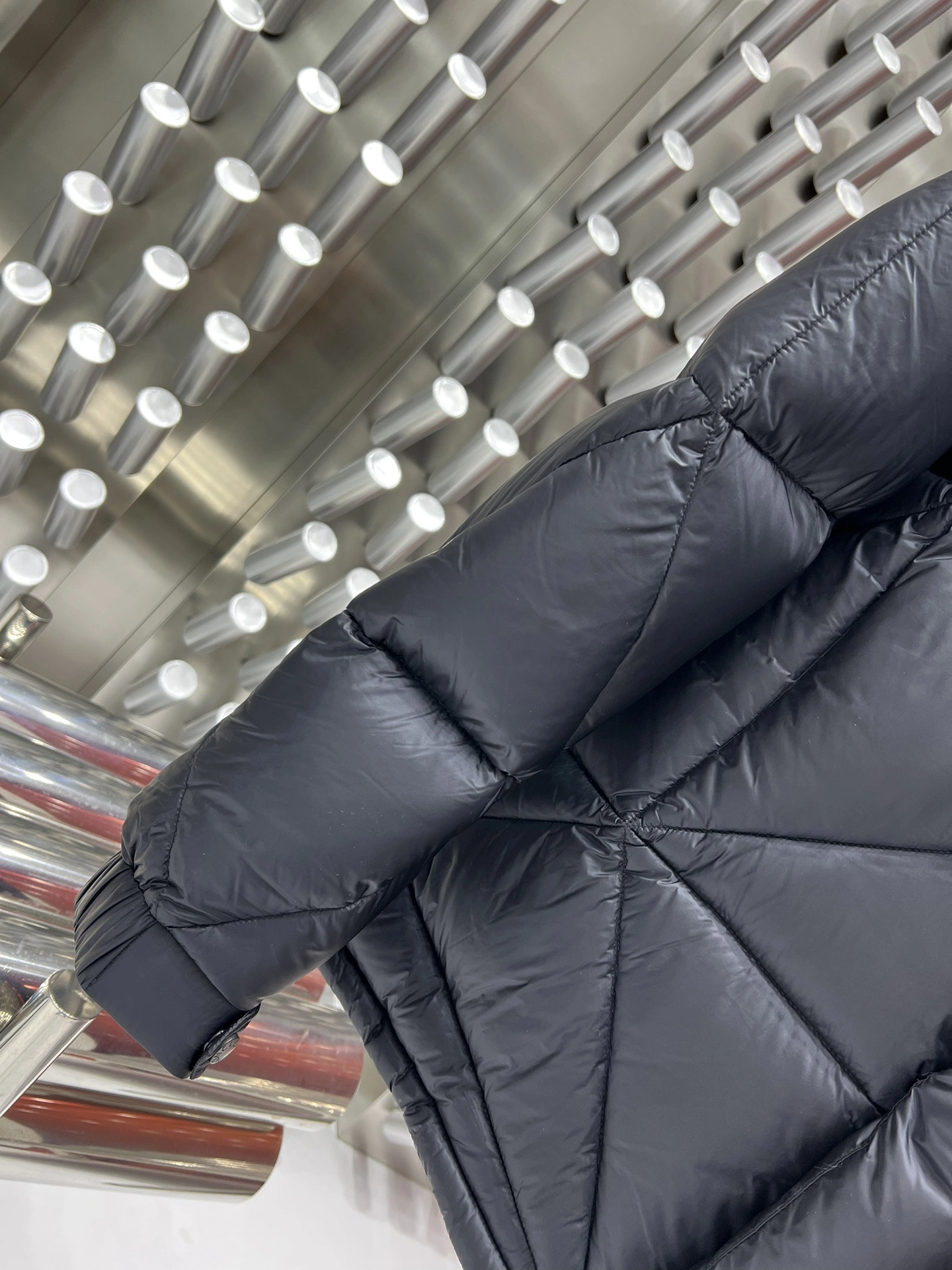 Moncler Down Jackets Unique 146190