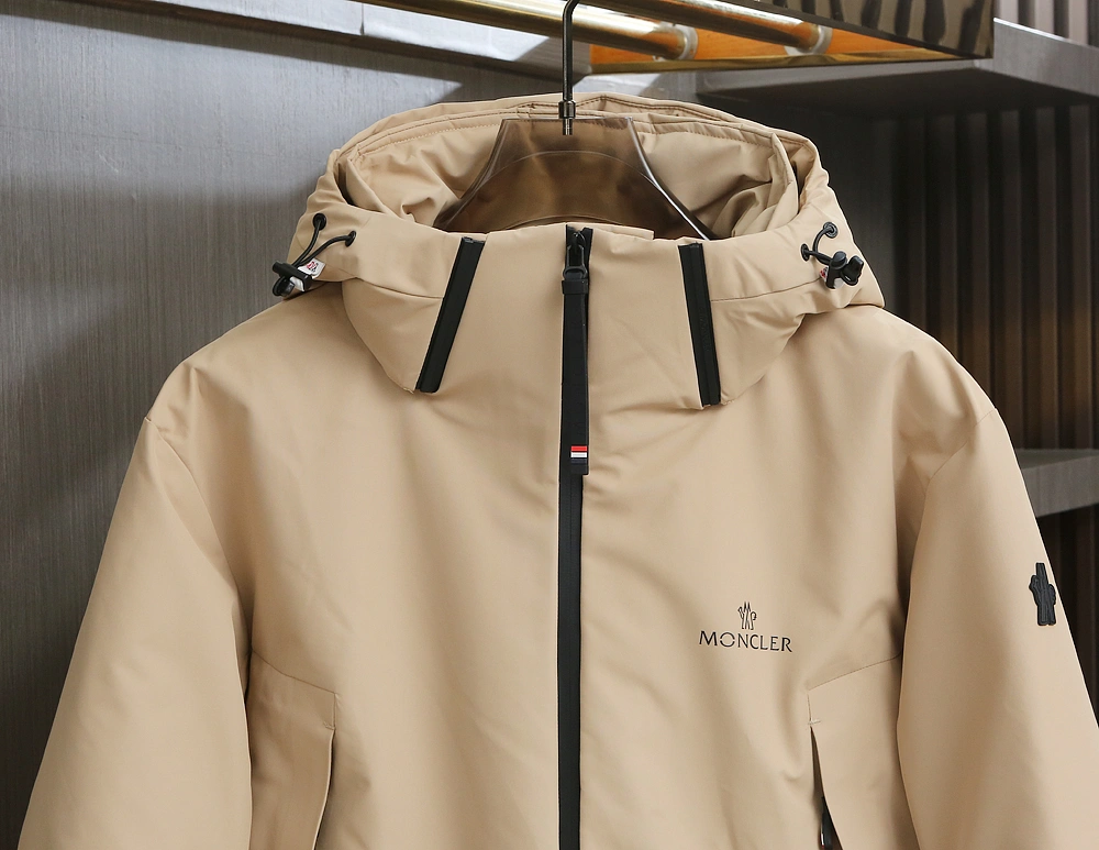 Flexible Moncler Down Jackets 146183