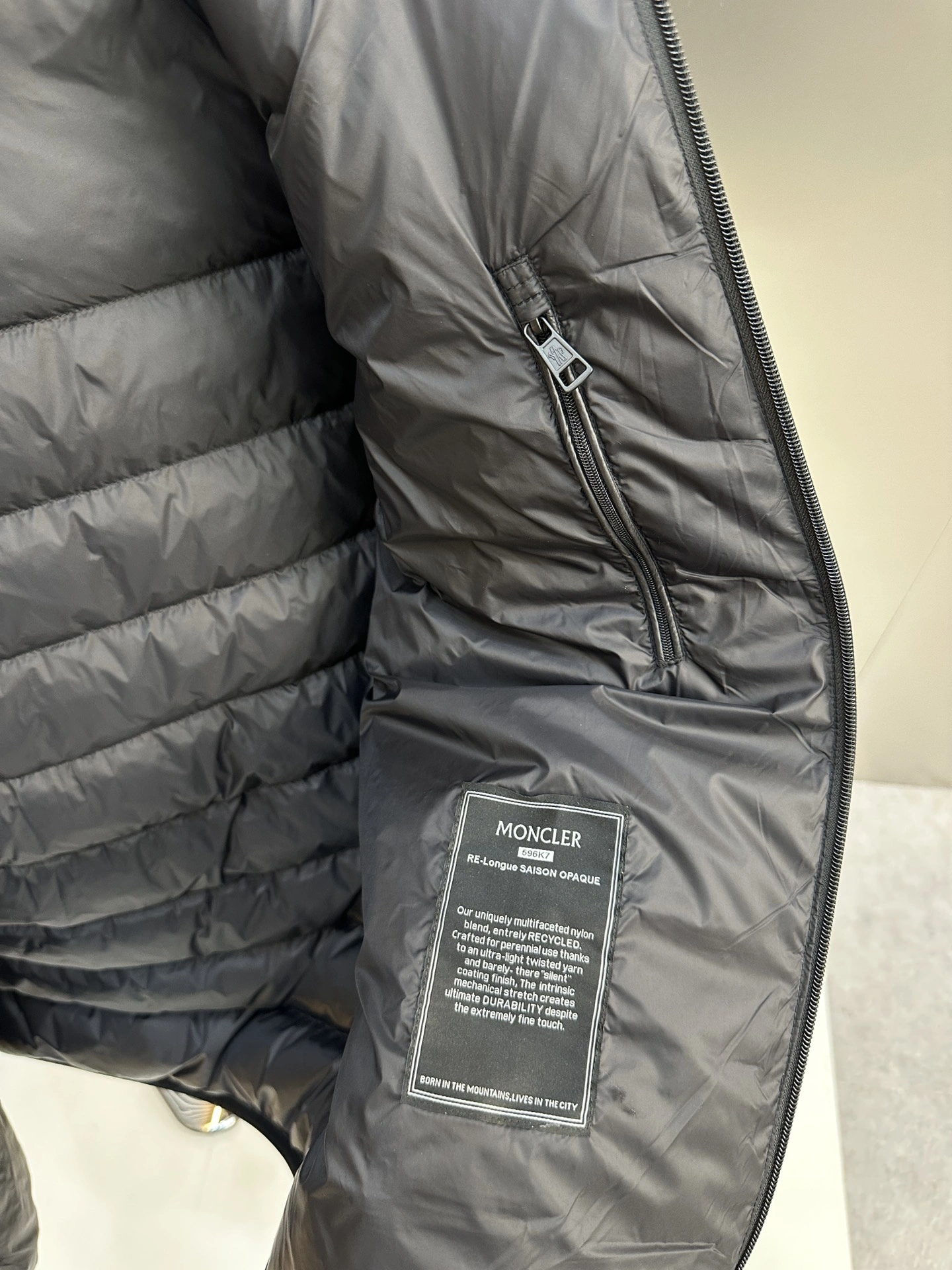 Moncler Down Jackets Stretchable 146165