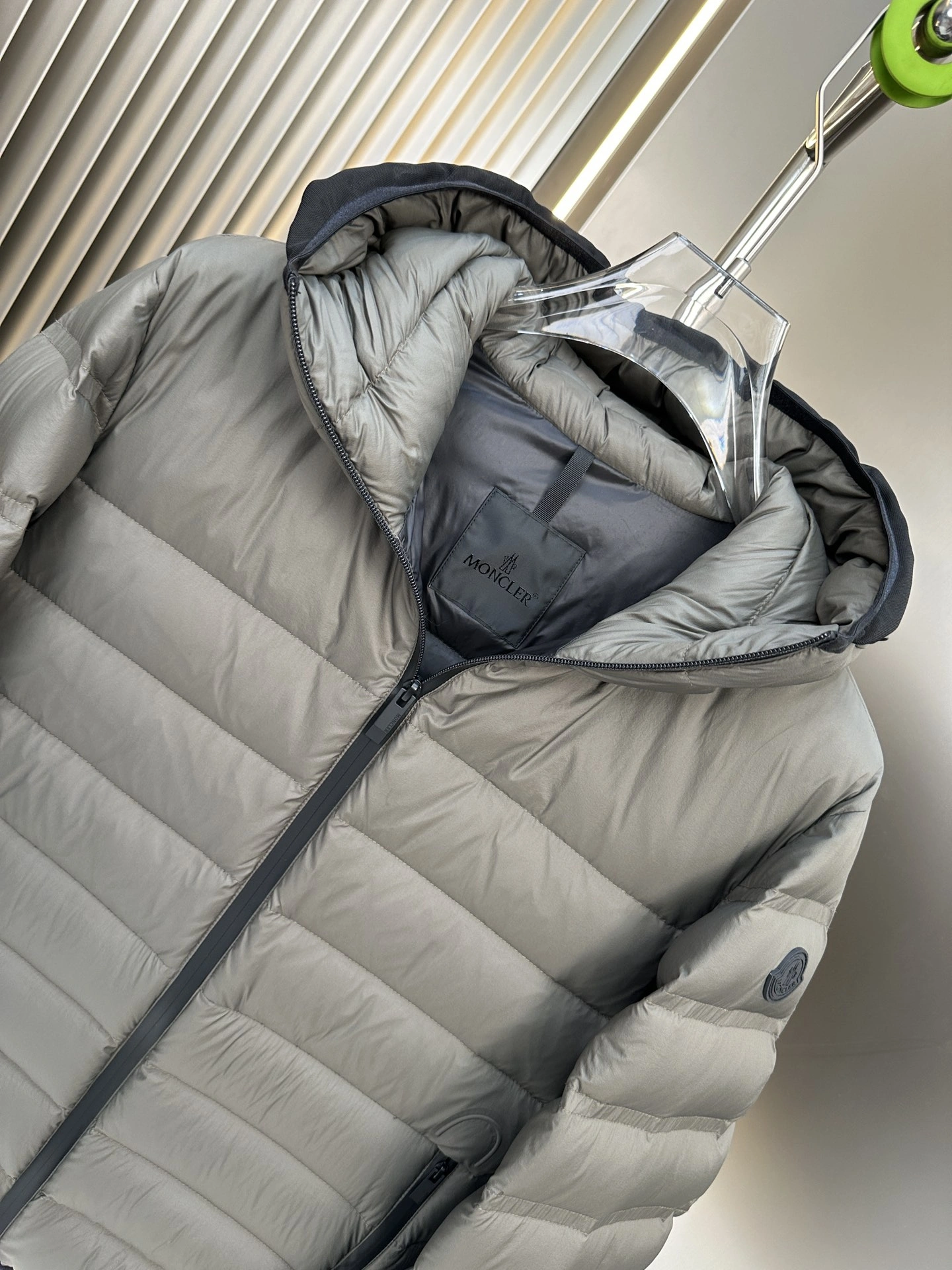 Moncler Down Jackets Compact 146181