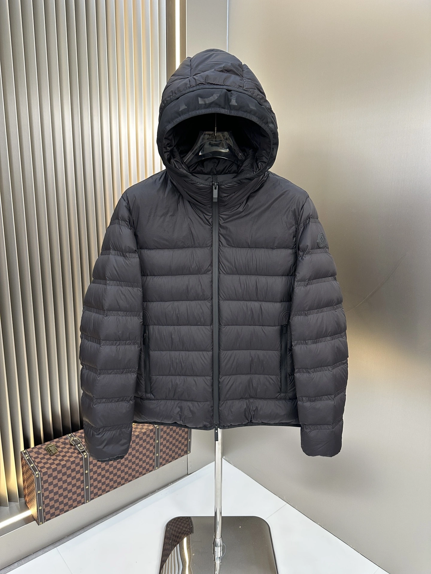 Breathable Moncler Down Jackets 146175