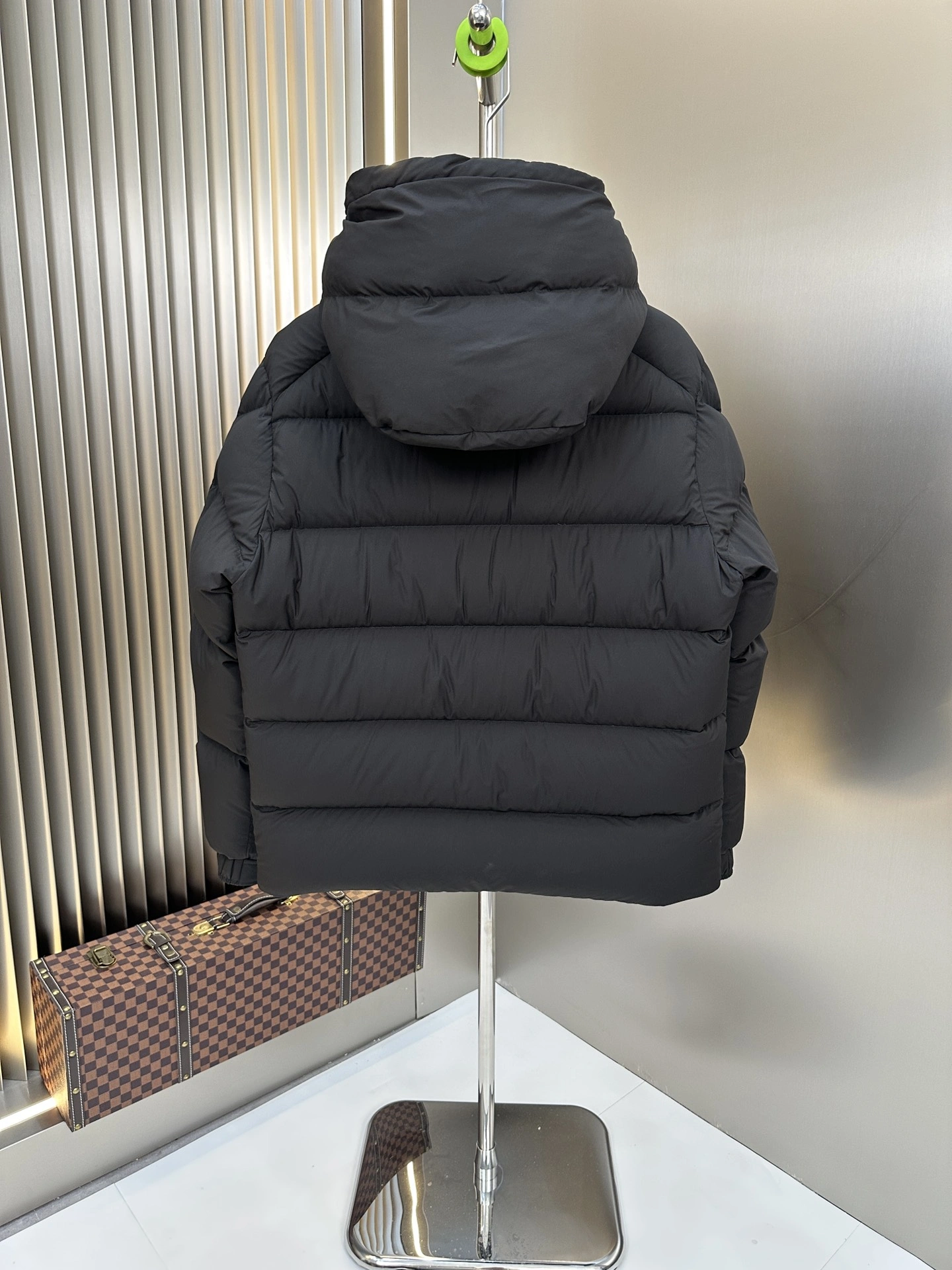 Moncler Down Jackets Durable 146173