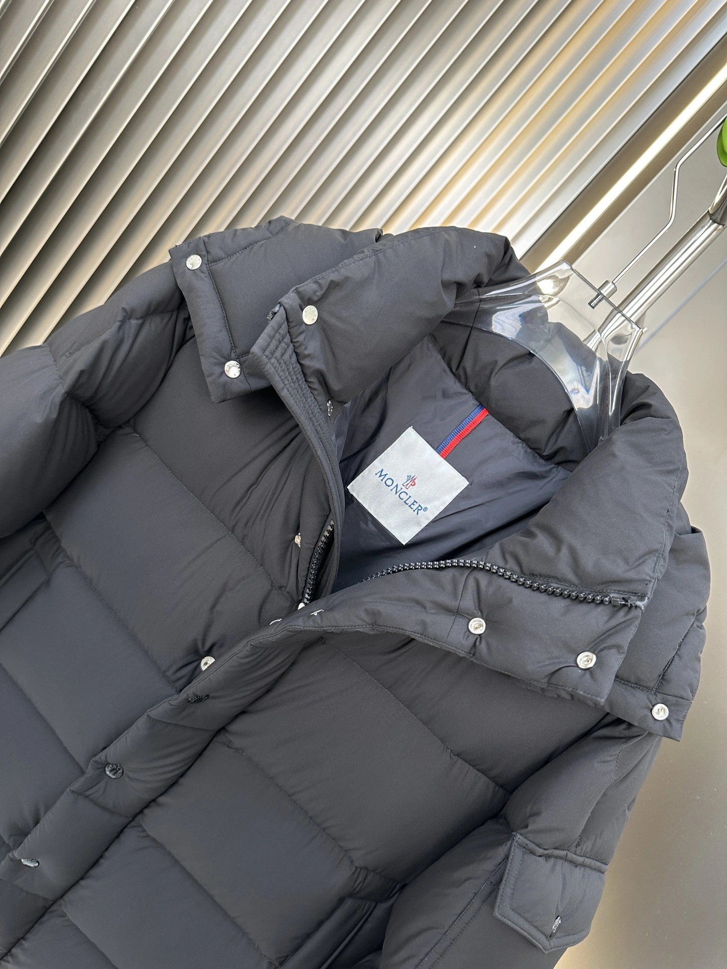 Moncler Down Jackets Durable 146173