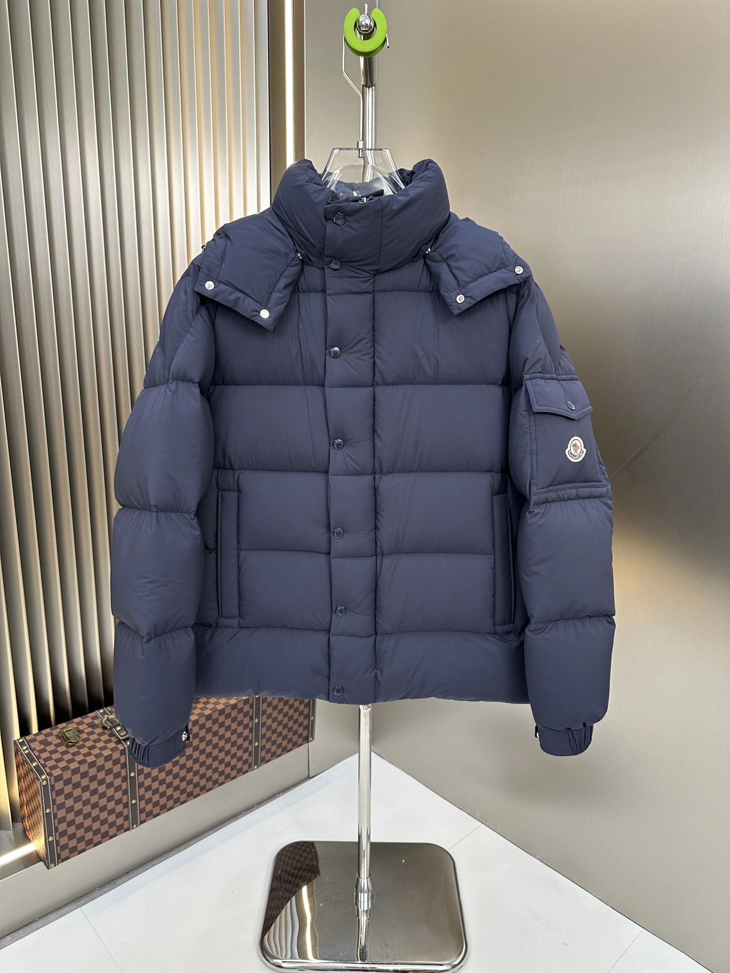 Moncler Down Jackets Neat 146174