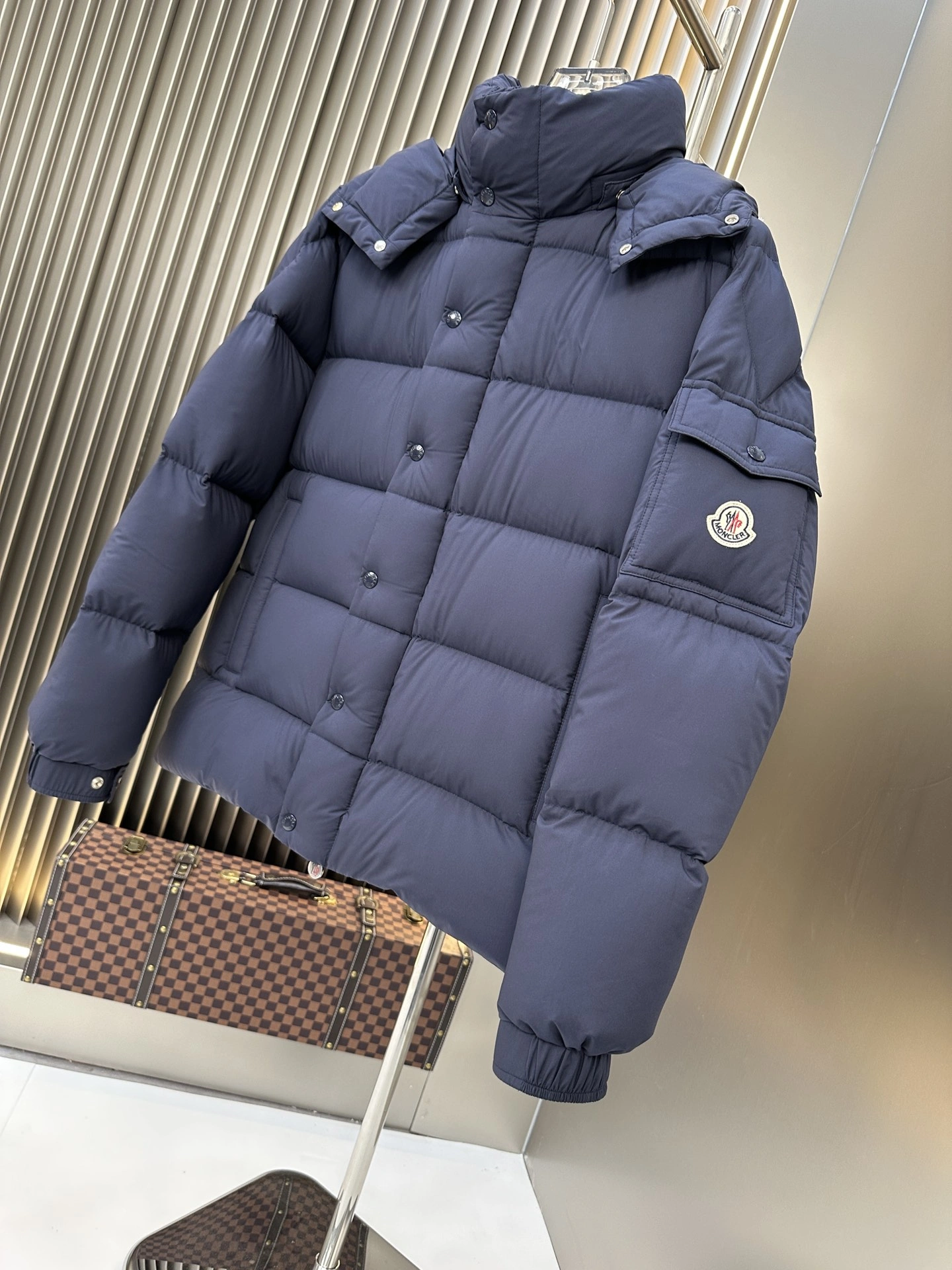 Moncler Down Jackets Neat 146174