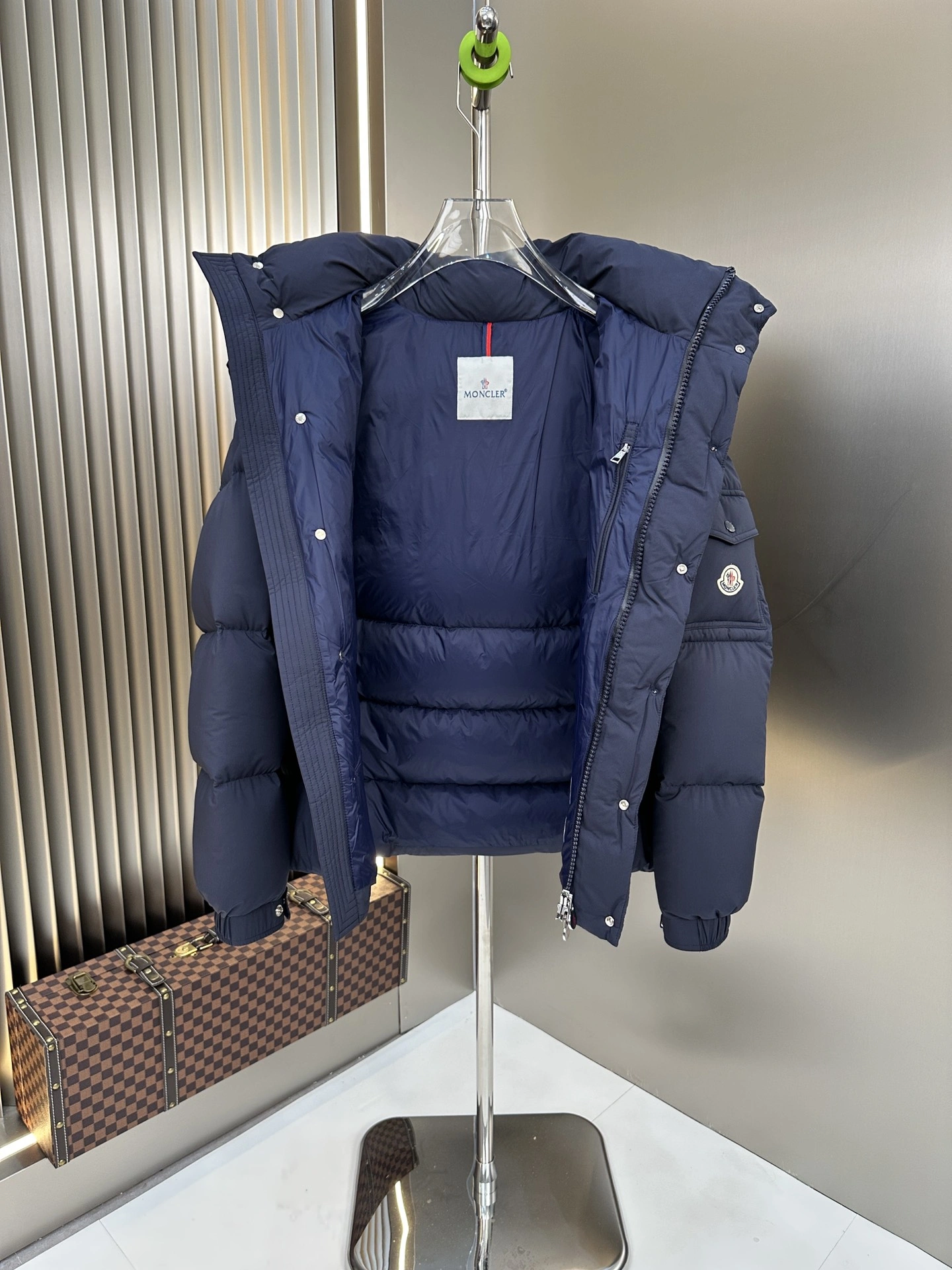 Moncler Down Jackets Neat 146174