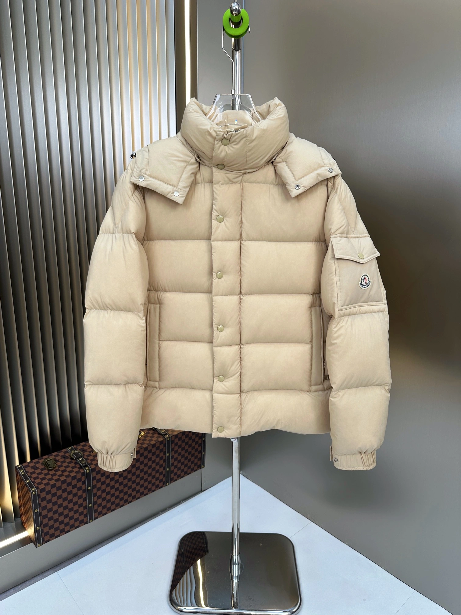 Premium Moncler Down Jackets 146166
