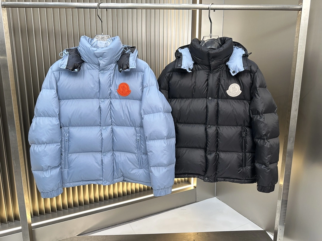 Sporty Moncler Down Jackets 146171