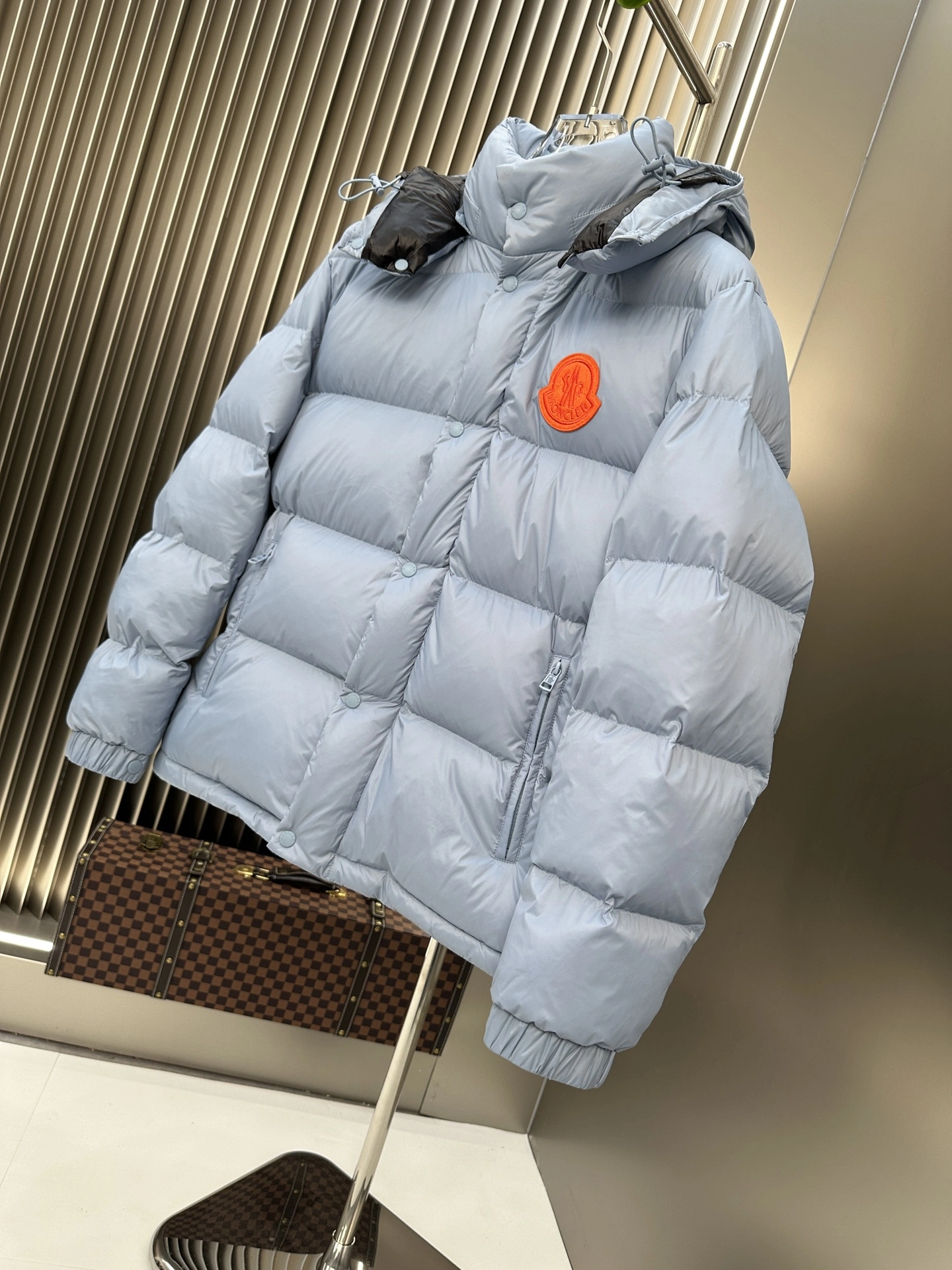 Sporty Moncler Down Jackets 146171