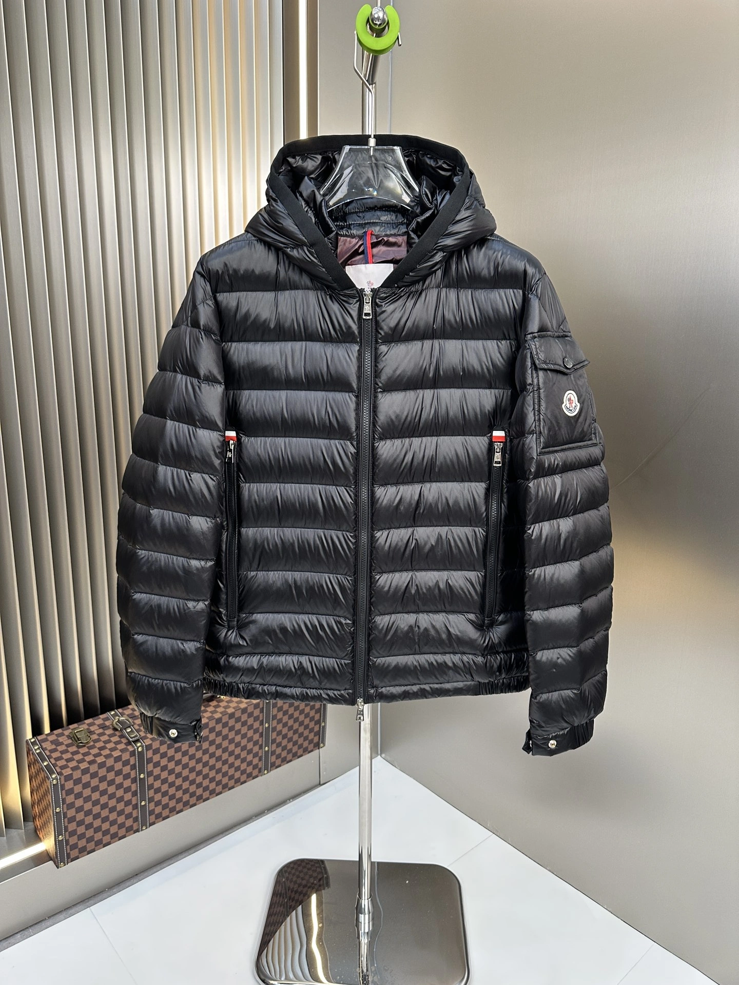 Moncler Down Jackets Tailored 146184