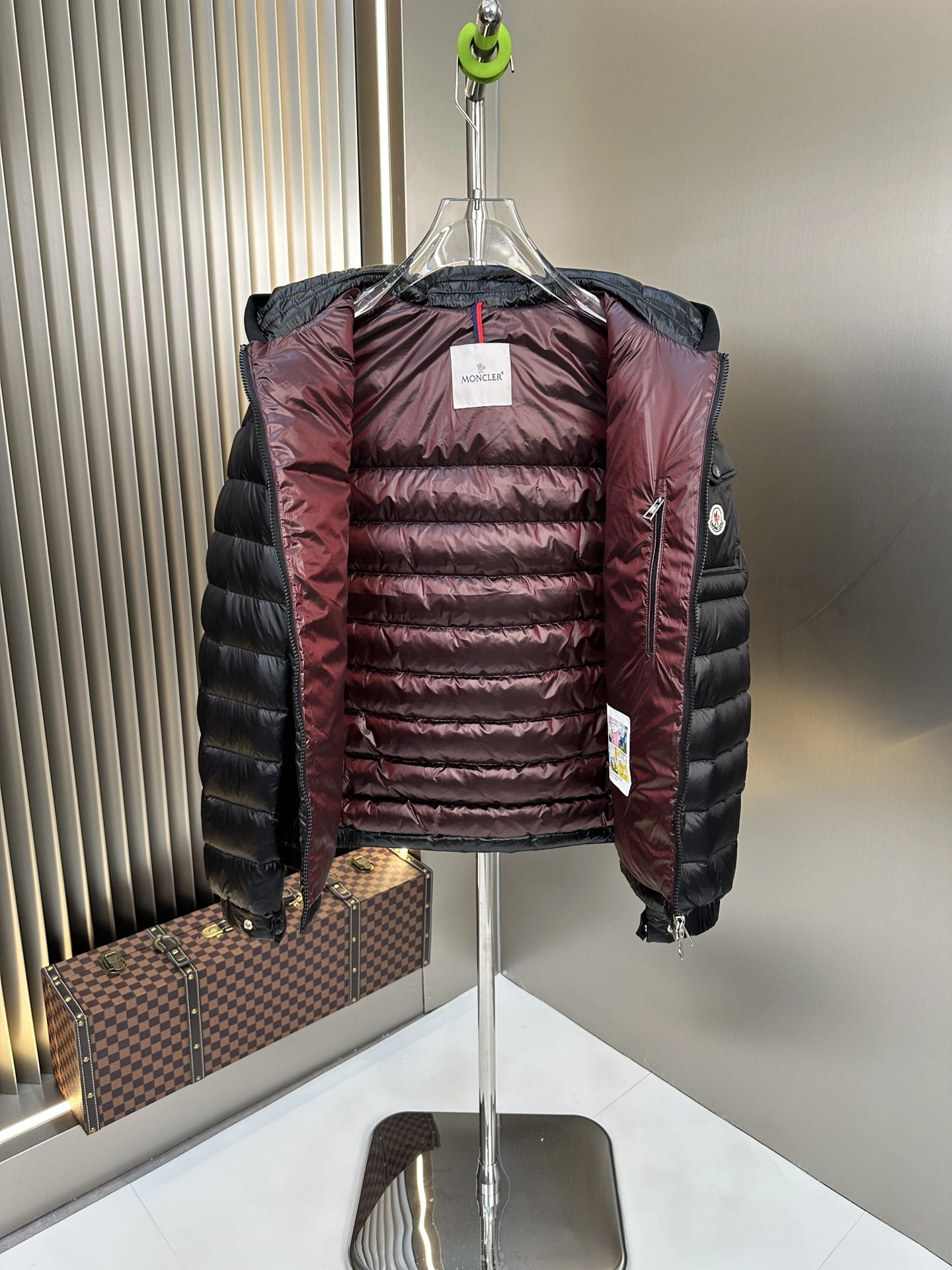 Moncler Down Jackets Tailored 146184