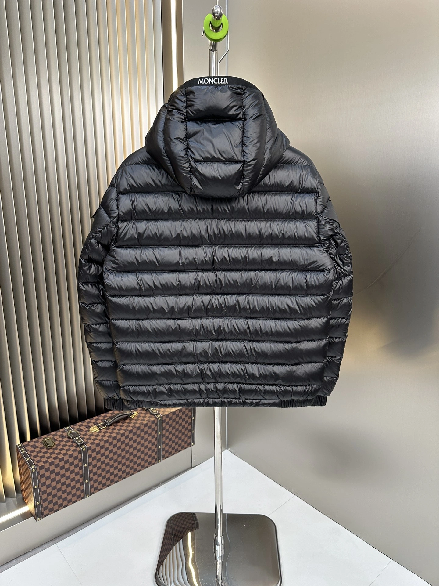Moncler Down Jackets Tailored 146184