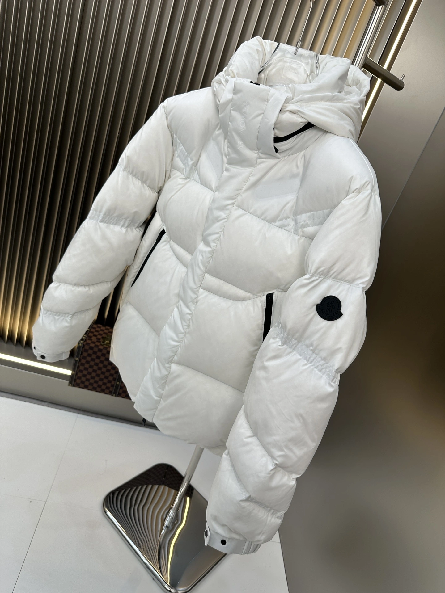 GoAnywhere Moncler Down Jackets 146182