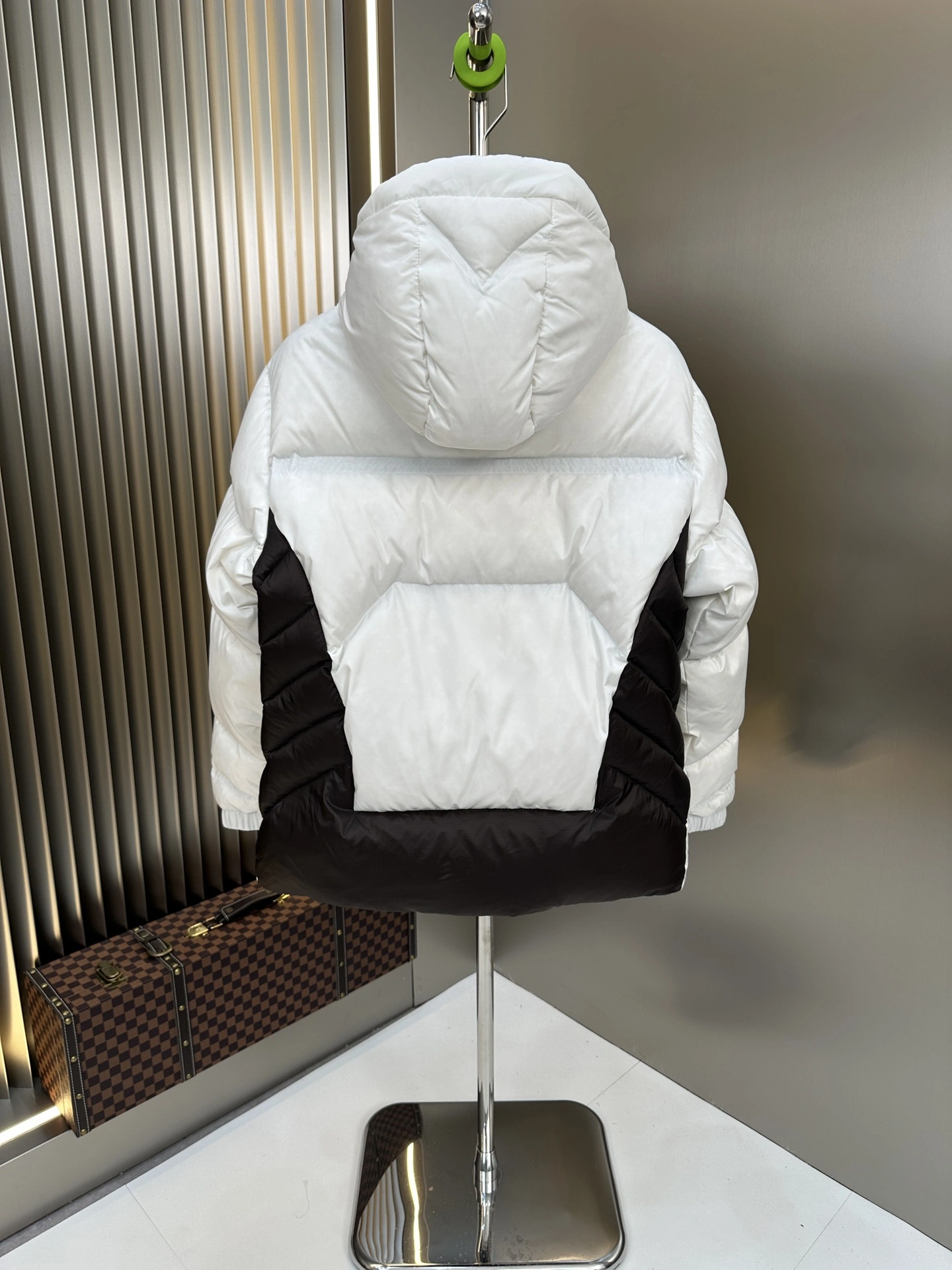 GoAnywhere Moncler Down Jackets 146182