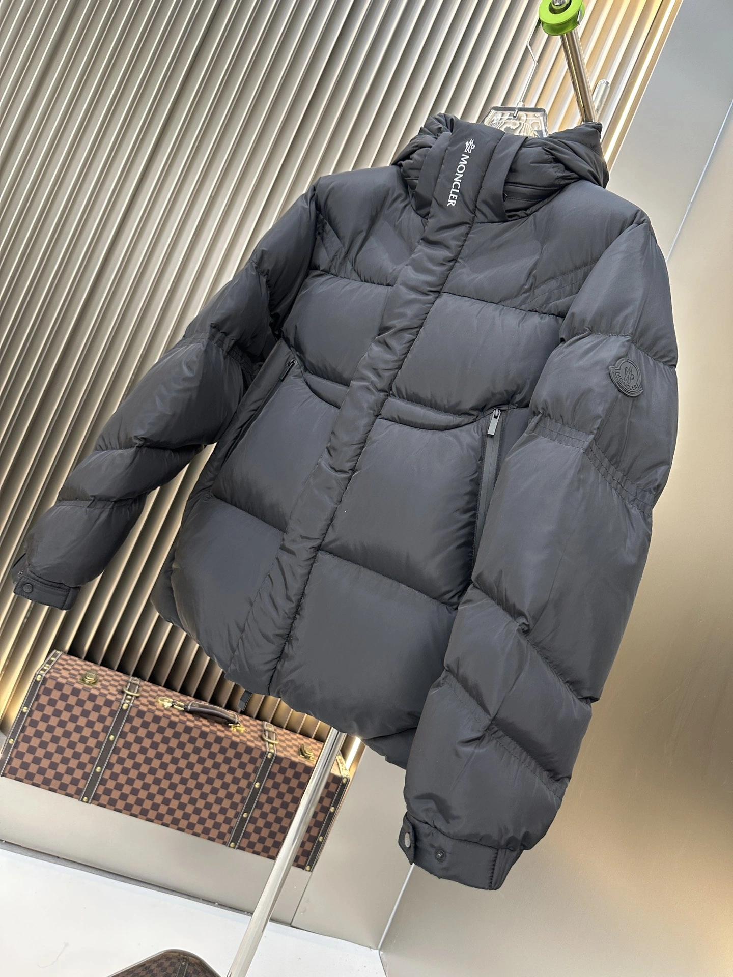 Moncler Down Jackets Unisex 146163