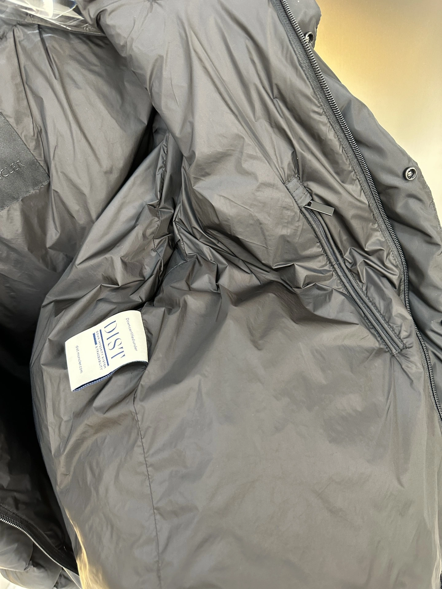 Moncler Down Jackets Unisex 146163