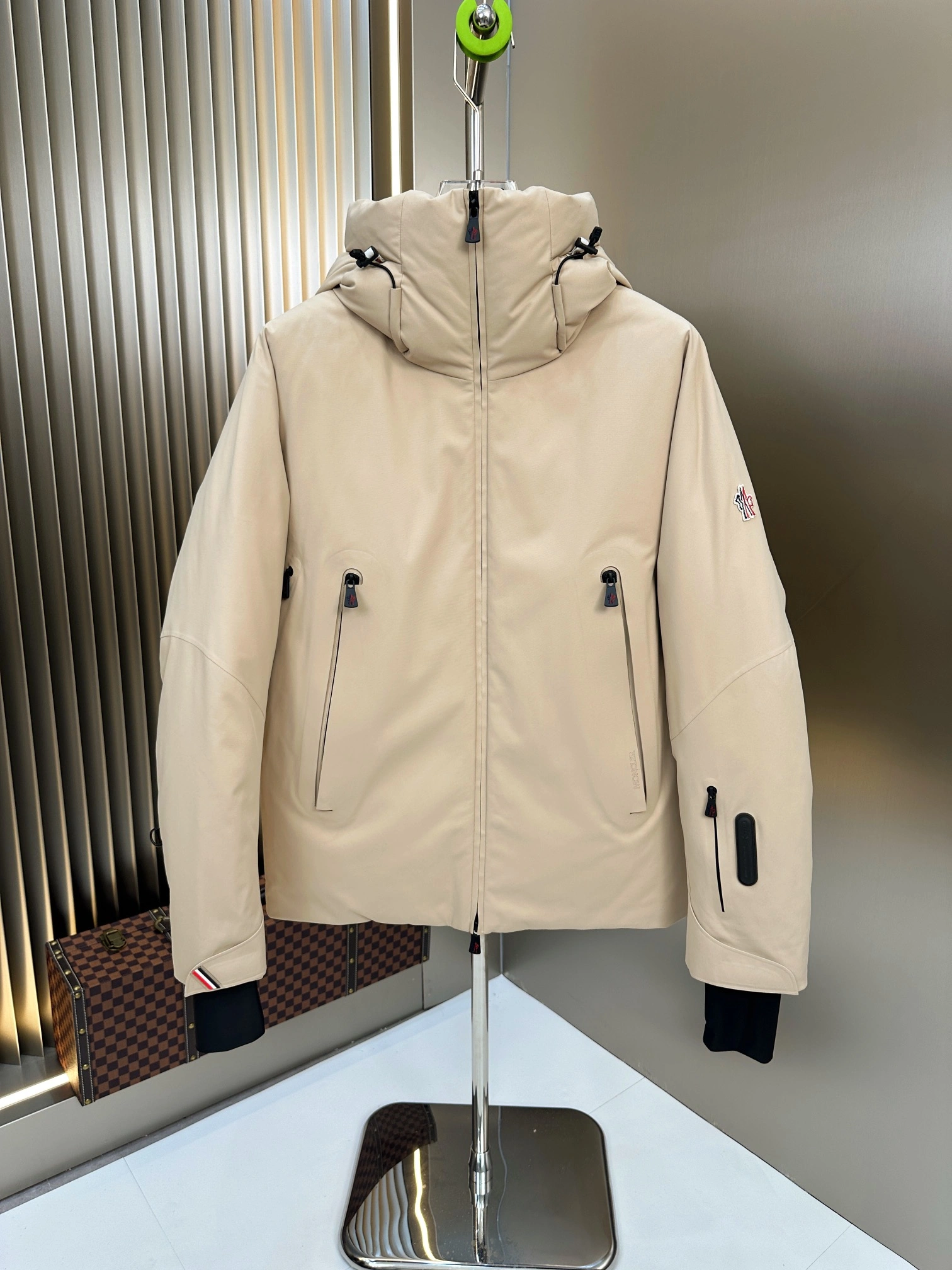 MoistureWicking Moncler Down Jackets 146185
