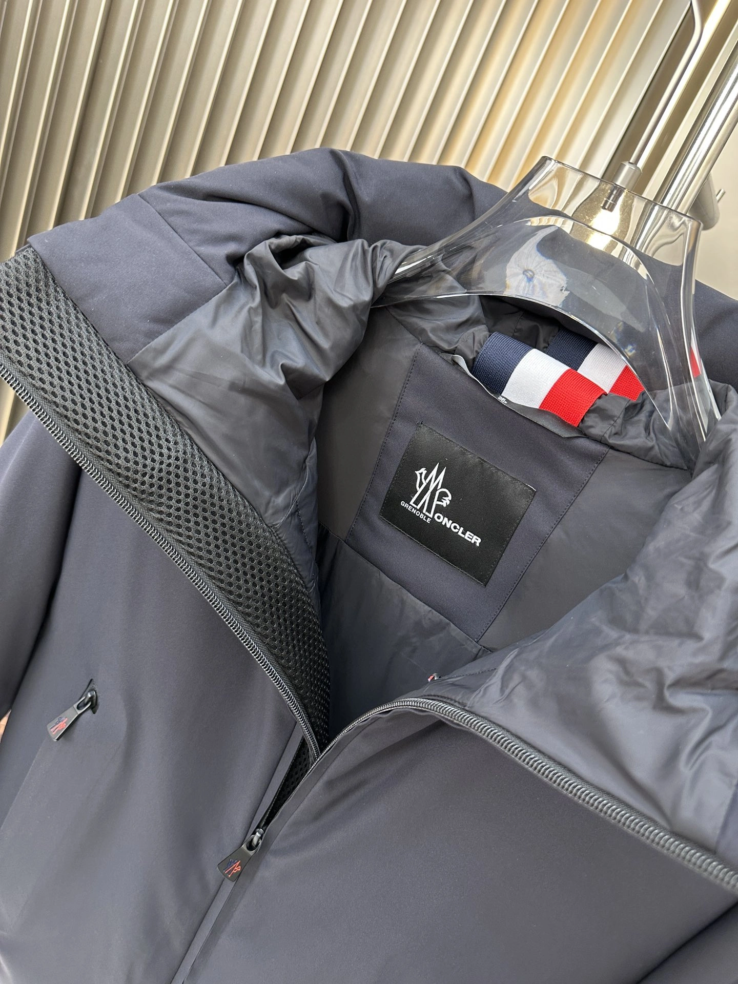 MoistureWicking Moncler Down Jackets 146185