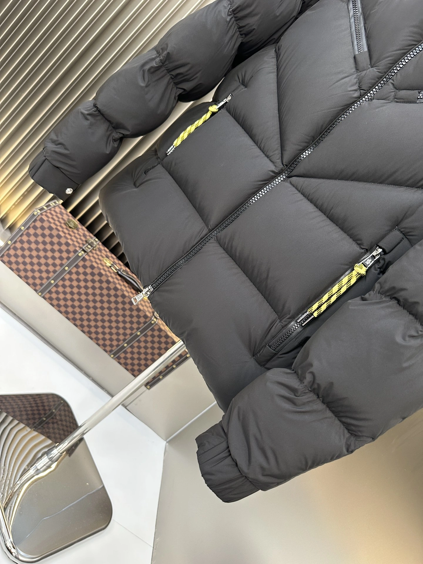 OdorResistant Moncler Down Jackets 146168