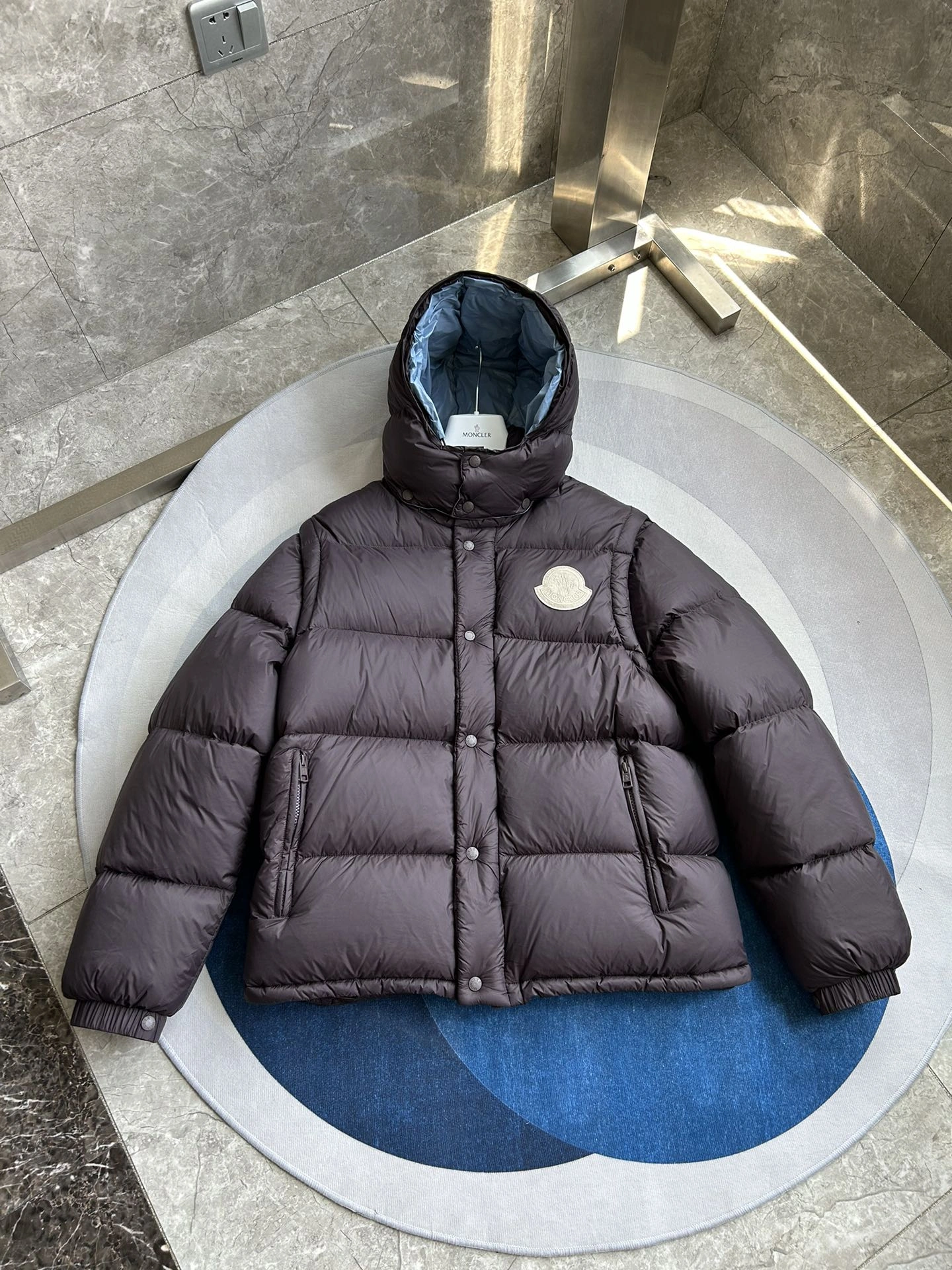 Moncler Down Jackets ComfortFit 146172