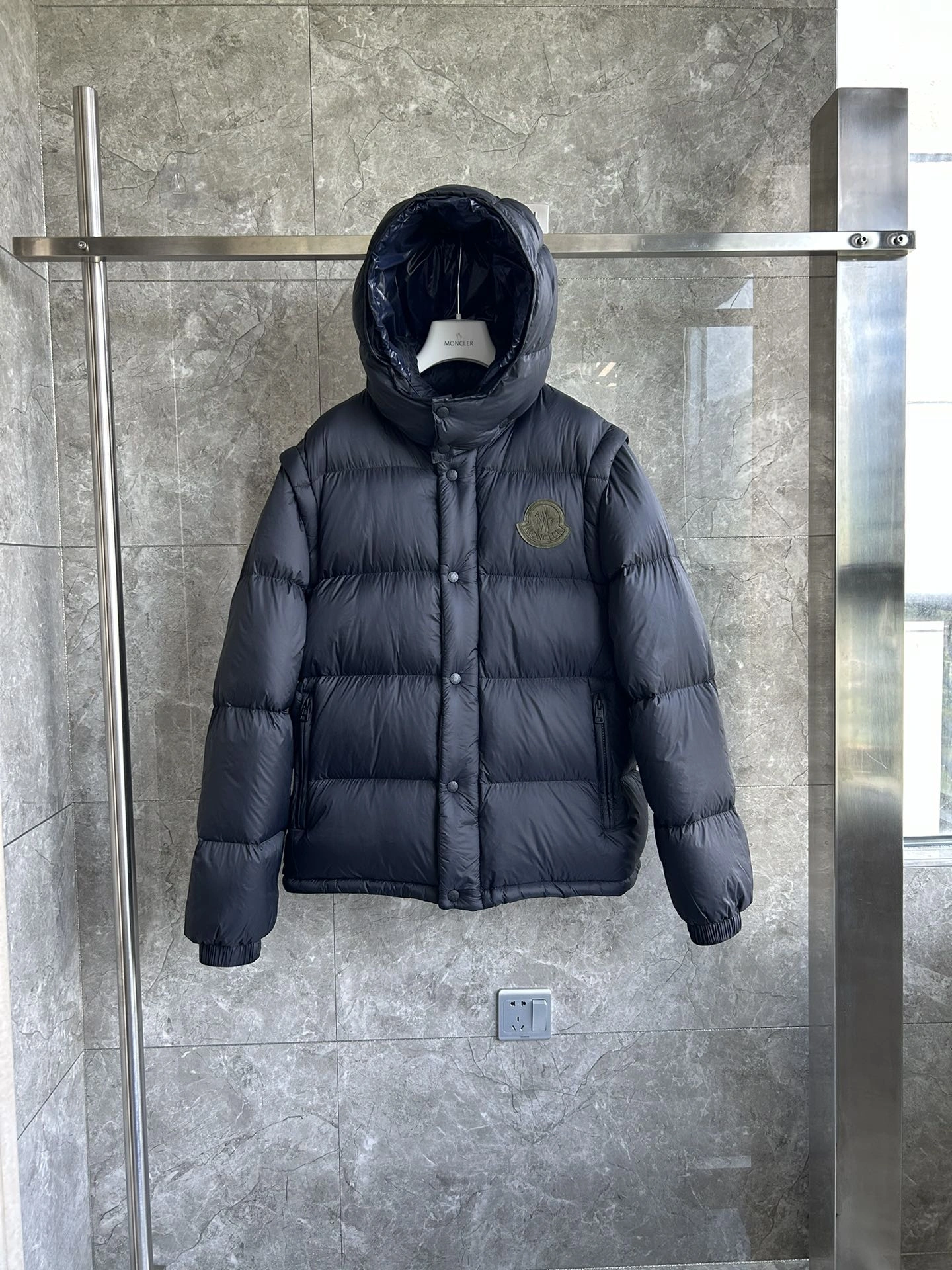 Moncler Down Jackets Minimalist 146177