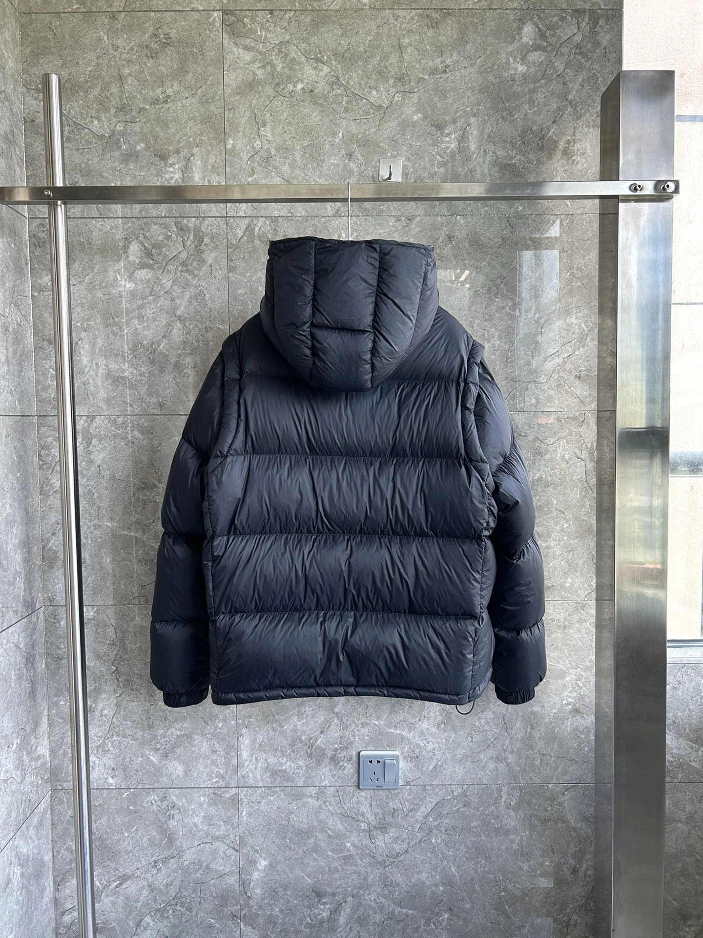 Moncler Down Jackets Minimalist 146177
