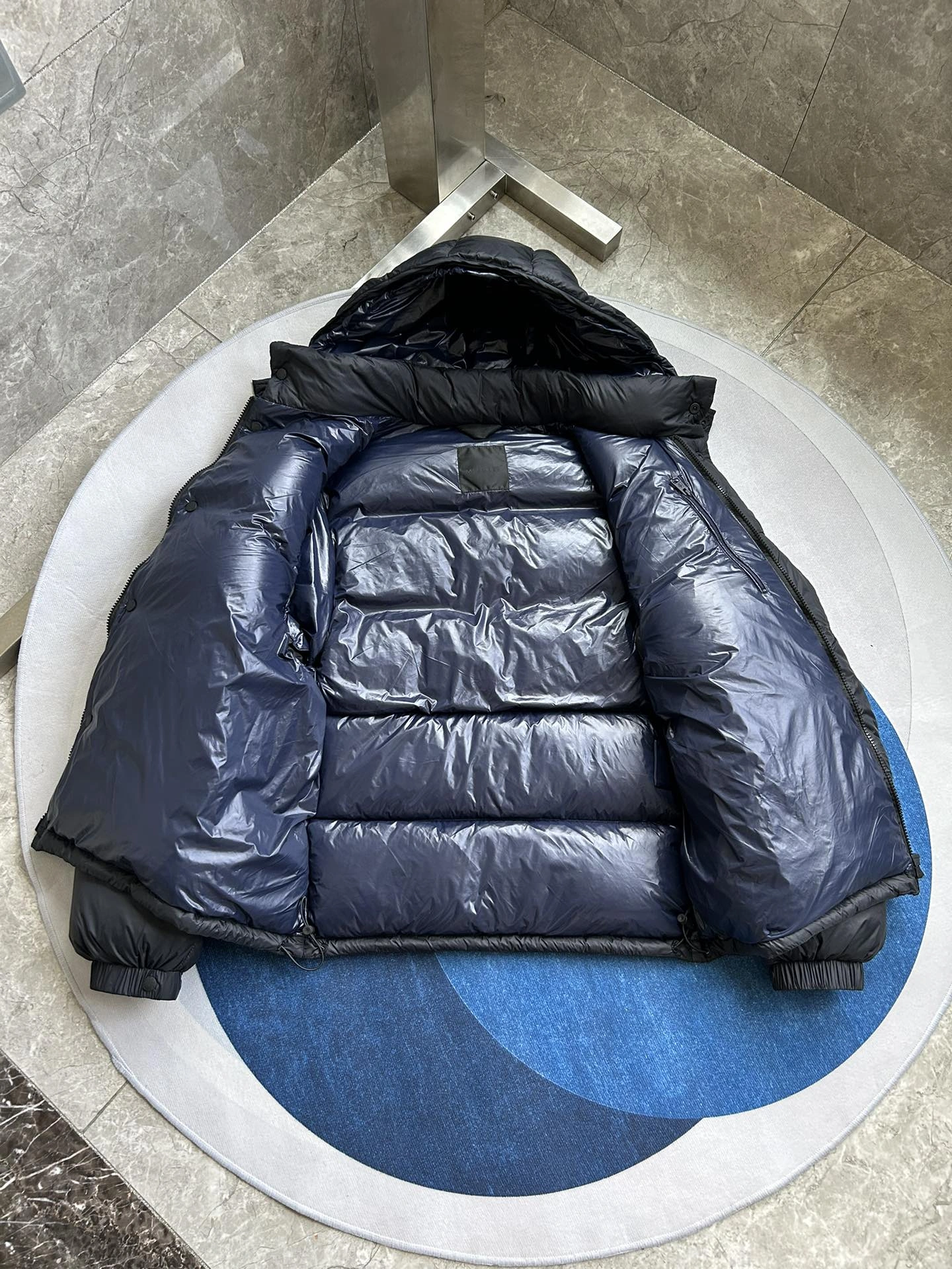 Moncler Down Jackets Minimalist 146177