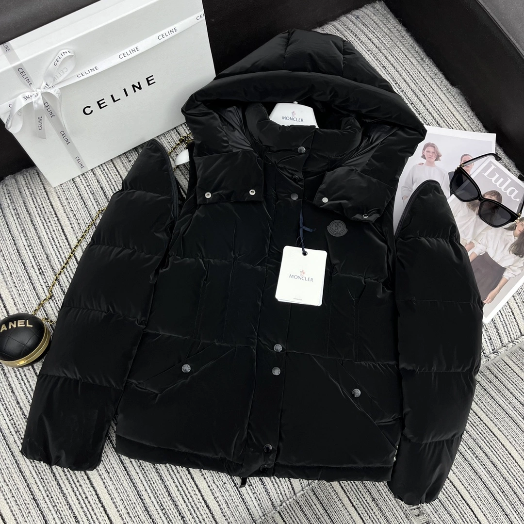 Moncler Down Jackets Compact 146231