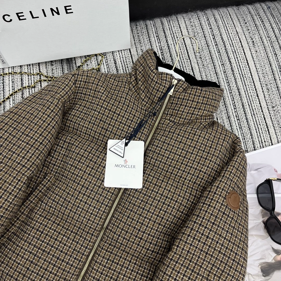 Moncler Down Jackets Original 146170