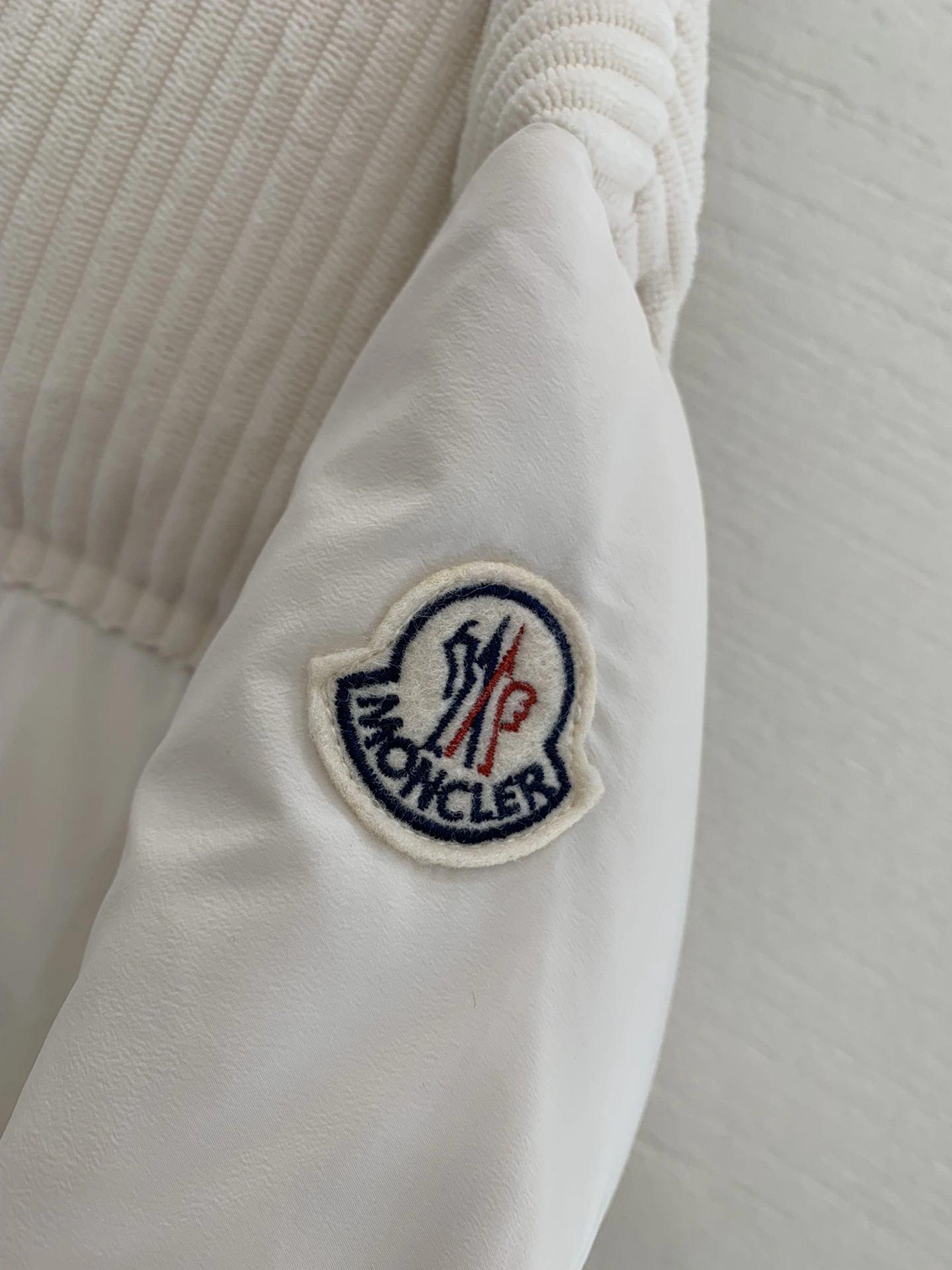 NewStyle Moncler Down Jackets 146158