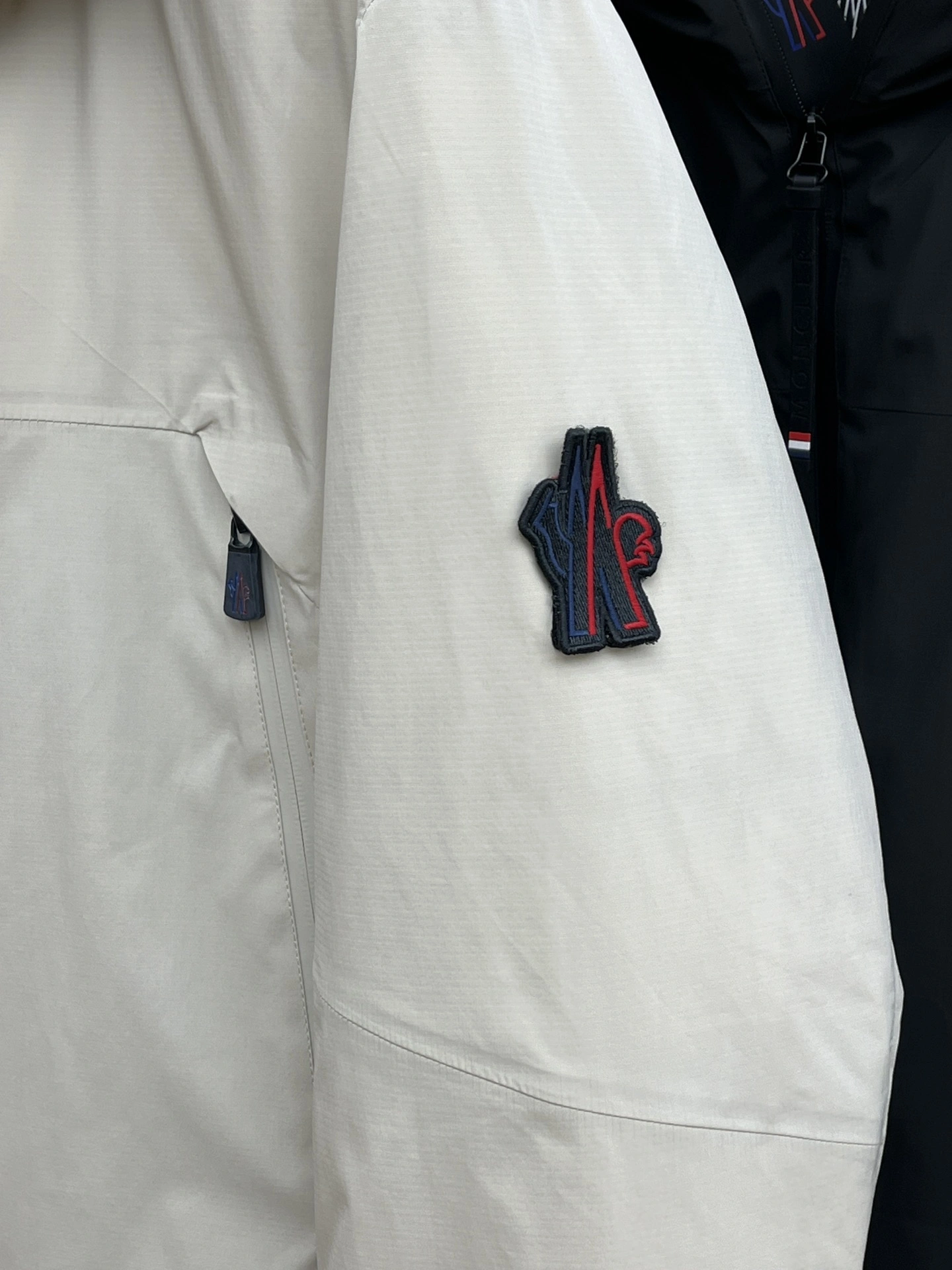HighQuality Moncler Down Jackets 146161
