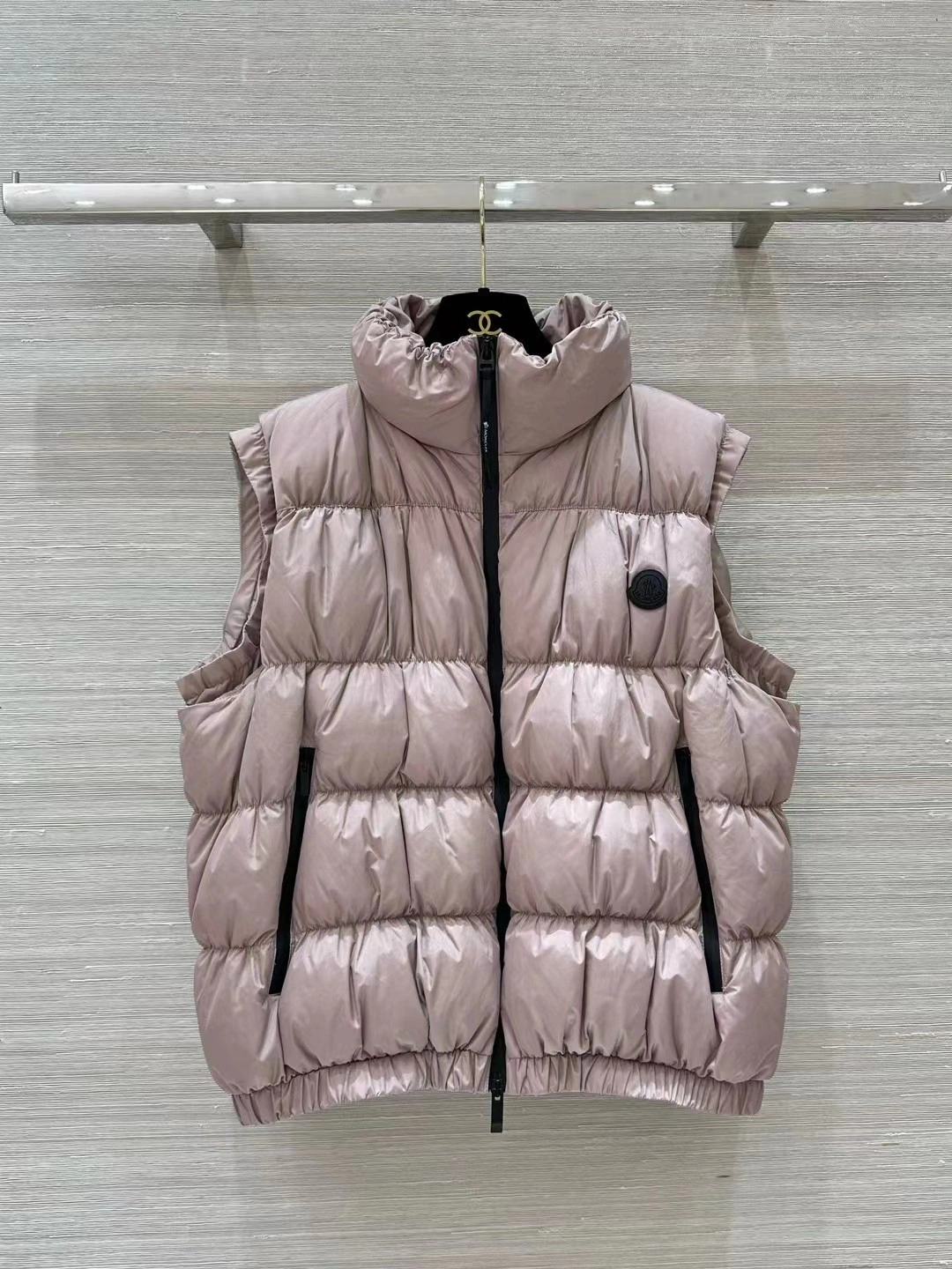 Affordable Moncler Down Jackets 146154