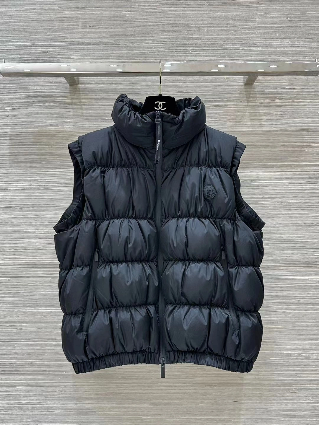 Affordable Moncler Down Jackets 146154