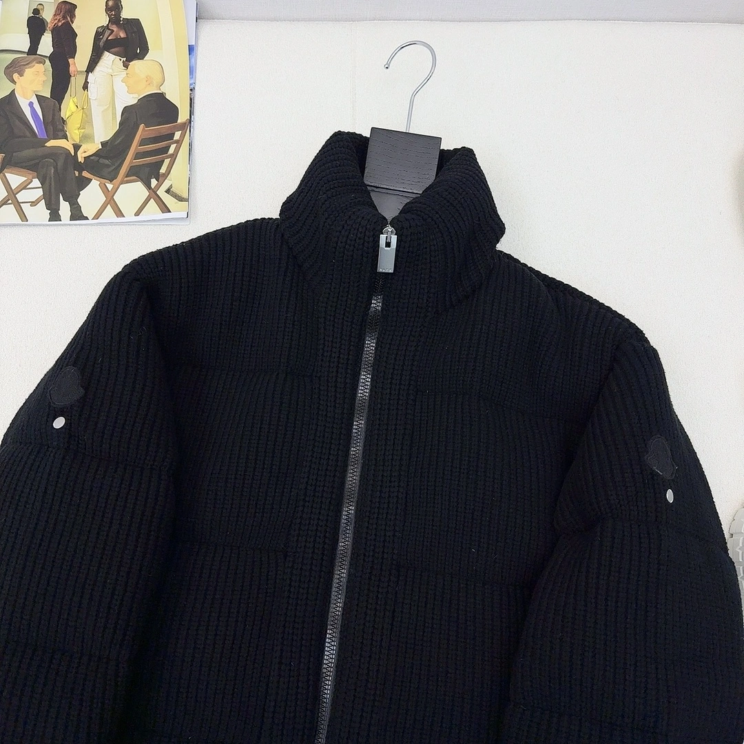 Moncler Down Jackets Supportive 146176