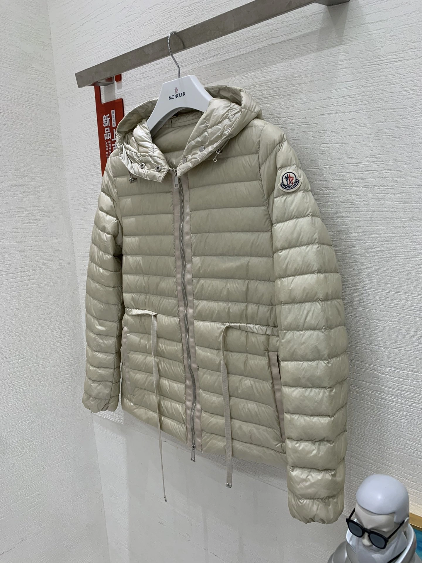 Moncler Down Jackets Unique 146153