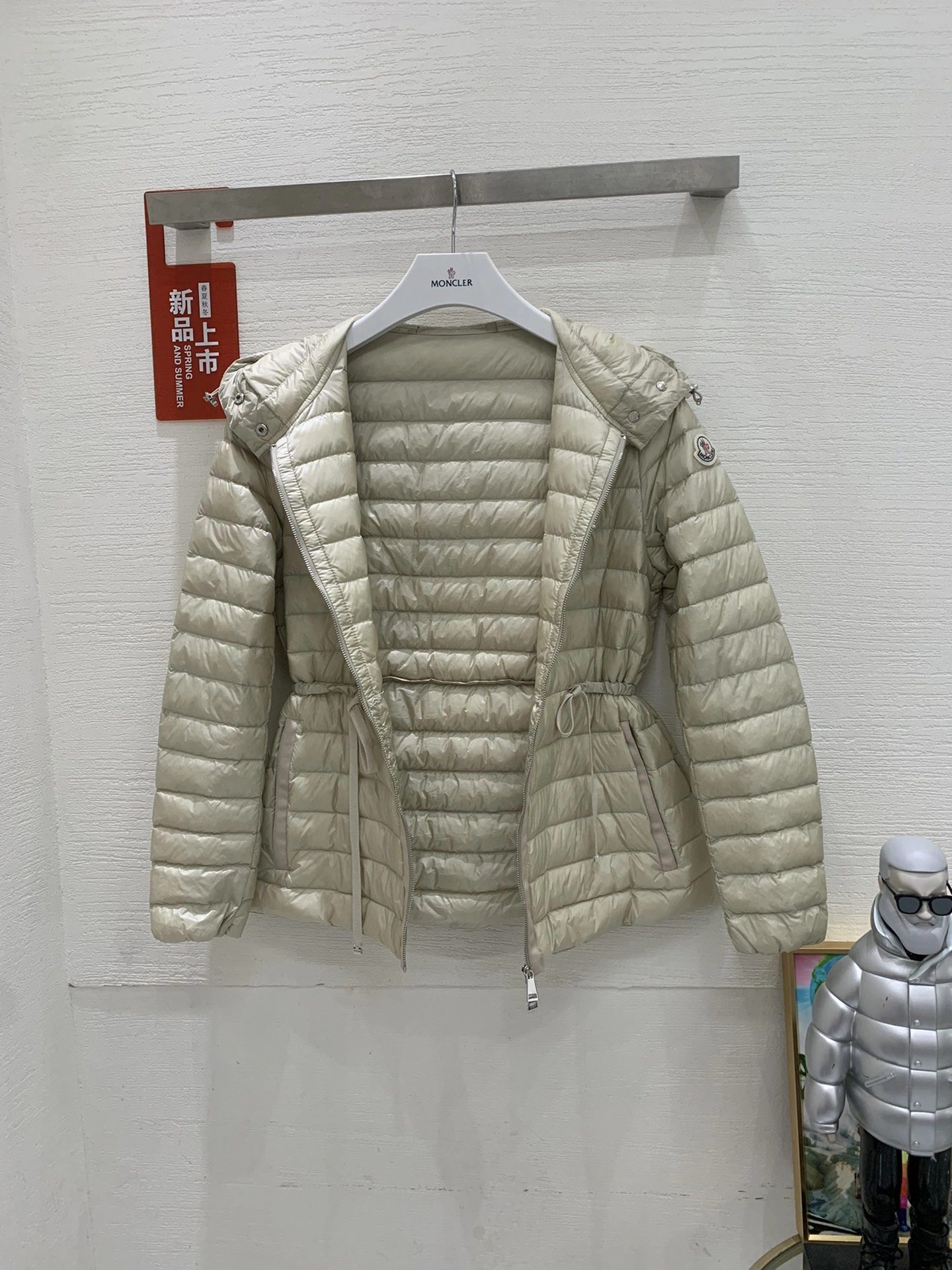 Moncler Down Jackets Unique 146153