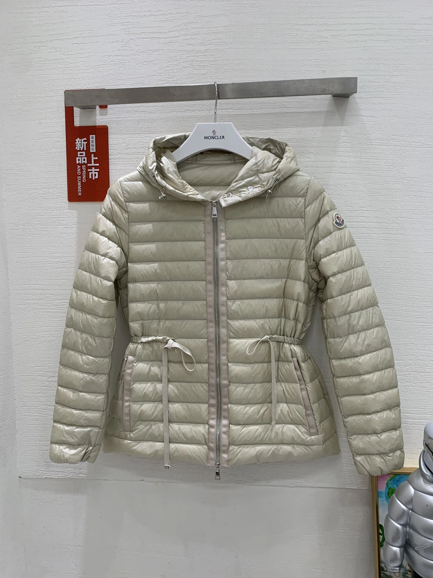 Moncler Down Jackets Unique 146153